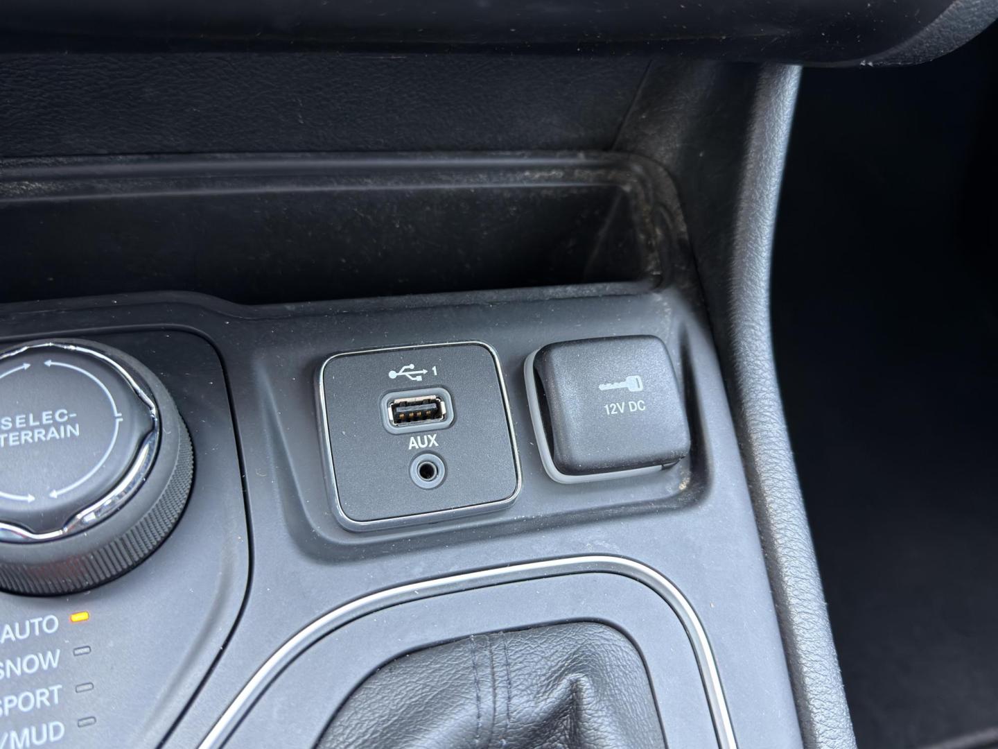 2022 BLACK /Black Jeep Cherokee Latitude Lux 4WD (1C4PJMMX2ND) with an 3.2L V6 engine, Automatic transmission, located at 2990 Old Orchard Rd., Jackson, MO, 63755, 37.354214, -89.612106 - 2022 Jeep Cherokee Latitude LUX 1-Owner 34xxx miles 4 Wheel Drive 3.2L V6 Automatic Leather Backup Camera Power/Heated Seats Heated Steering Wheel Bluetooth Remote Start Cruise Power Windows/Locks/Mirrors We have financing available and we accept trades! Fill out a credit application o - Photo#31