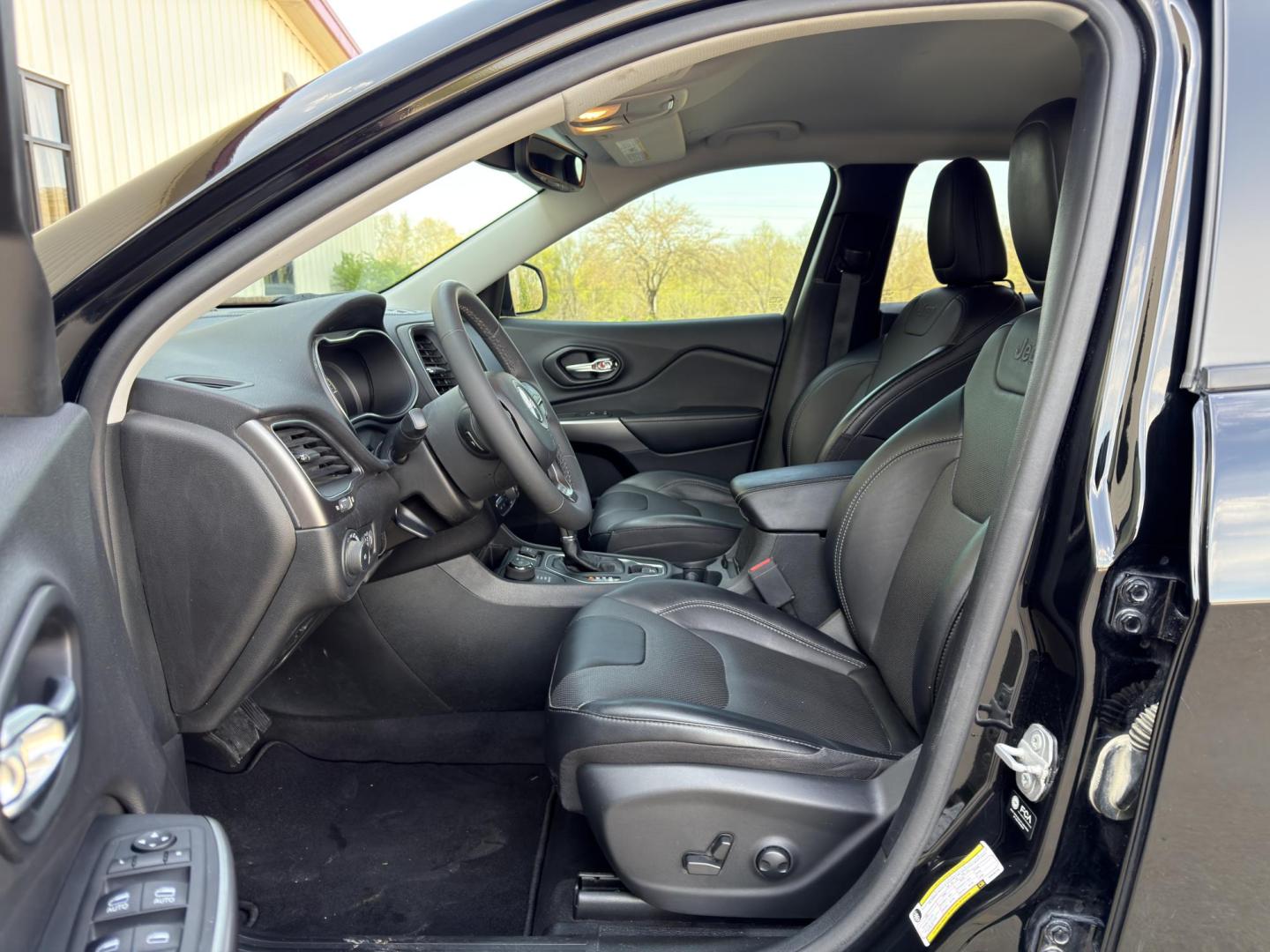 2022 BLACK /Black Jeep Cherokee Latitude Lux 4WD (1C4PJMMX2ND) with an 3.2L V6 engine, Automatic transmission, located at 2990 Old Orchard Rd., Jackson, MO, 63755, 37.354214, -89.612106 - 2022 Jeep Cherokee Latitude LUX 1-Owner 34xxx miles 4 Wheel Drive 3.2L V6 Automatic Leather Backup Camera Power/Heated Seats Heated Steering Wheel Bluetooth Remote Start Cruise Power Windows/Locks/Mirrors We have financing available and we accept trades! Fill out a credit application o - Photo#14