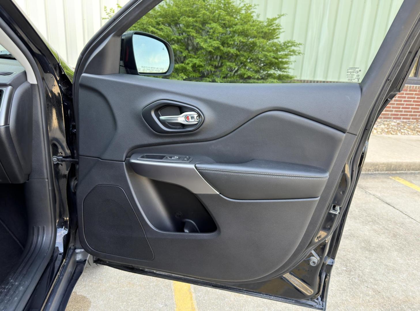 2022 BLACK /Black Jeep Cherokee Latitude Lux 4WD (1C4PJMMX2ND) with an 3.2L V6 engine, Automatic transmission, located at 2990 Old Orchard Rd., Jackson, MO, 63755, 37.354214, -89.612106 - 2022 Jeep Cherokee Latitude LUX 1-Owner 34xxx miles 4 Wheel Drive 3.2L V6 Automatic Leather Backup Camera Power/Heated Seats Heated Steering Wheel Bluetooth Remote Start Cruise Power Windows/Locks/Mirrors We have financing available and we accept trades! Fill out a credit application o - Photo#15