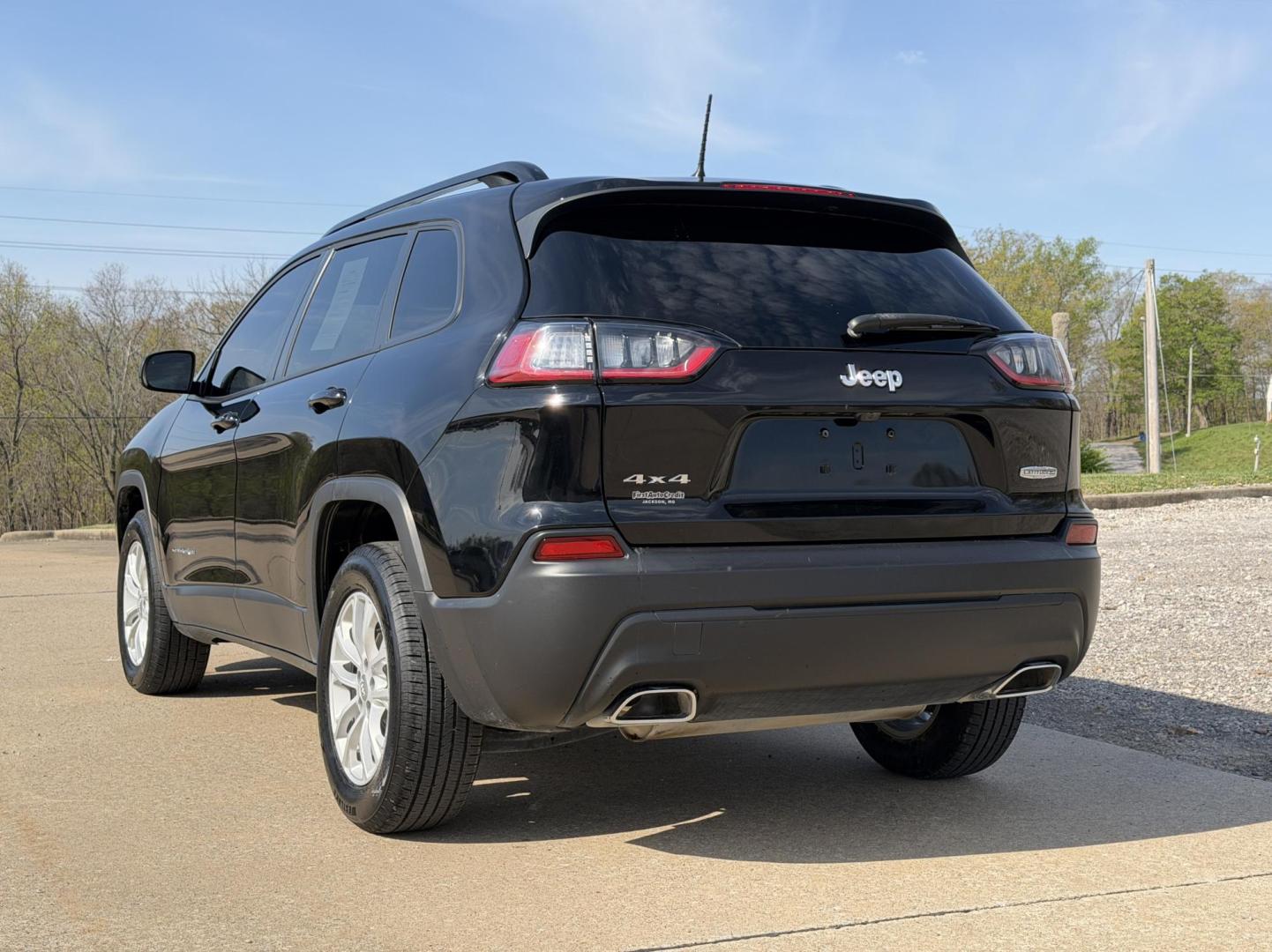 2022 BLACK /Black Jeep Cherokee Latitude Lux 4WD (1C4PJMMX2ND) with an 3.2L V6 engine, Automatic transmission, located at 2990 Old Orchard Rd., Jackson, MO, 63755, 37.354214, -89.612106 - 2022 Jeep Cherokee Latitude LUX 1-Owner 34xxx miles 4 Wheel Drive 3.2L V6 Automatic Leather Backup Camera Power/Heated Seats Heated Steering Wheel Bluetooth Remote Start Cruise Power Windows/Locks/Mirrors We have financing available and we accept trades! Fill out a credit application o - Photo#10