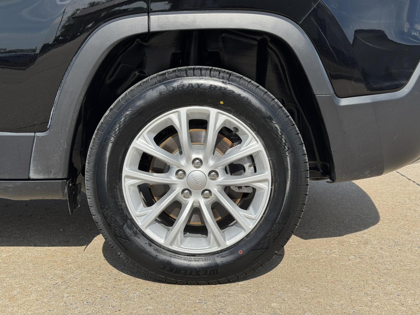 2022 BLACK /Black Jeep Cherokee Latitude Lux 4WD (1C4PJMMX2ND) with an 3.2L V6 engine, Automatic transmission, located at 2990 Old Orchard Rd., Jackson, MO, 63755, 37.354214, -89.612106 - 2022 Jeep Cherokee Latitude LUX 1-Owner 34xxx miles 4 Wheel Drive 3.2L V6 Automatic Leather Backup Camera Power/Heated Seats Heated Steering Wheel Bluetooth Remote Start Cruise Power Windows/Locks/Mirrors We have financing available and we accept trades! Fill out a credit application o - Photo#40