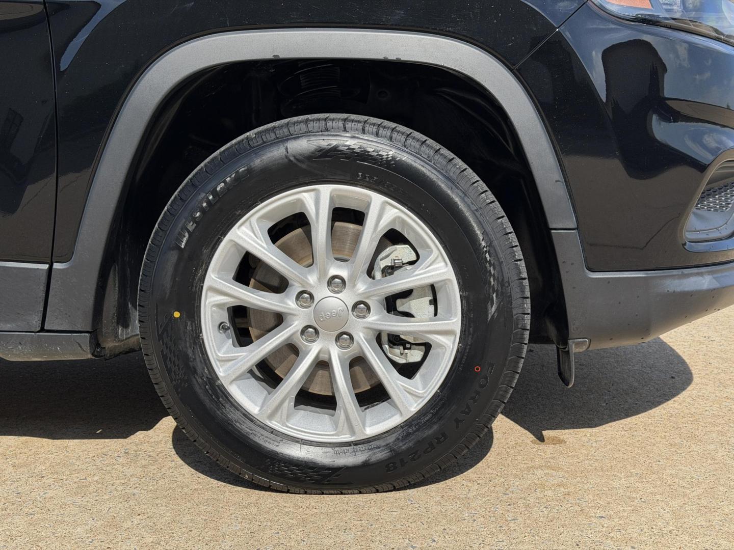 2022 BLACK /Black Jeep Cherokee Latitude Lux 4WD (1C4PJMMX2ND) with an 3.2L V6 engine, Automatic transmission, located at 2990 Old Orchard Rd., Jackson, MO, 63755, 37.354214, -89.612106 - 2022 Jeep Cherokee Latitude LUX 1-Owner 34xxx miles 4 Wheel Drive 3.2L V6 Automatic Leather Backup Camera Power/Heated Seats Heated Steering Wheel Bluetooth Remote Start Cruise Power Windows/Locks/Mirrors We have financing available and we accept trades! Fill out a credit application o - Photo#42