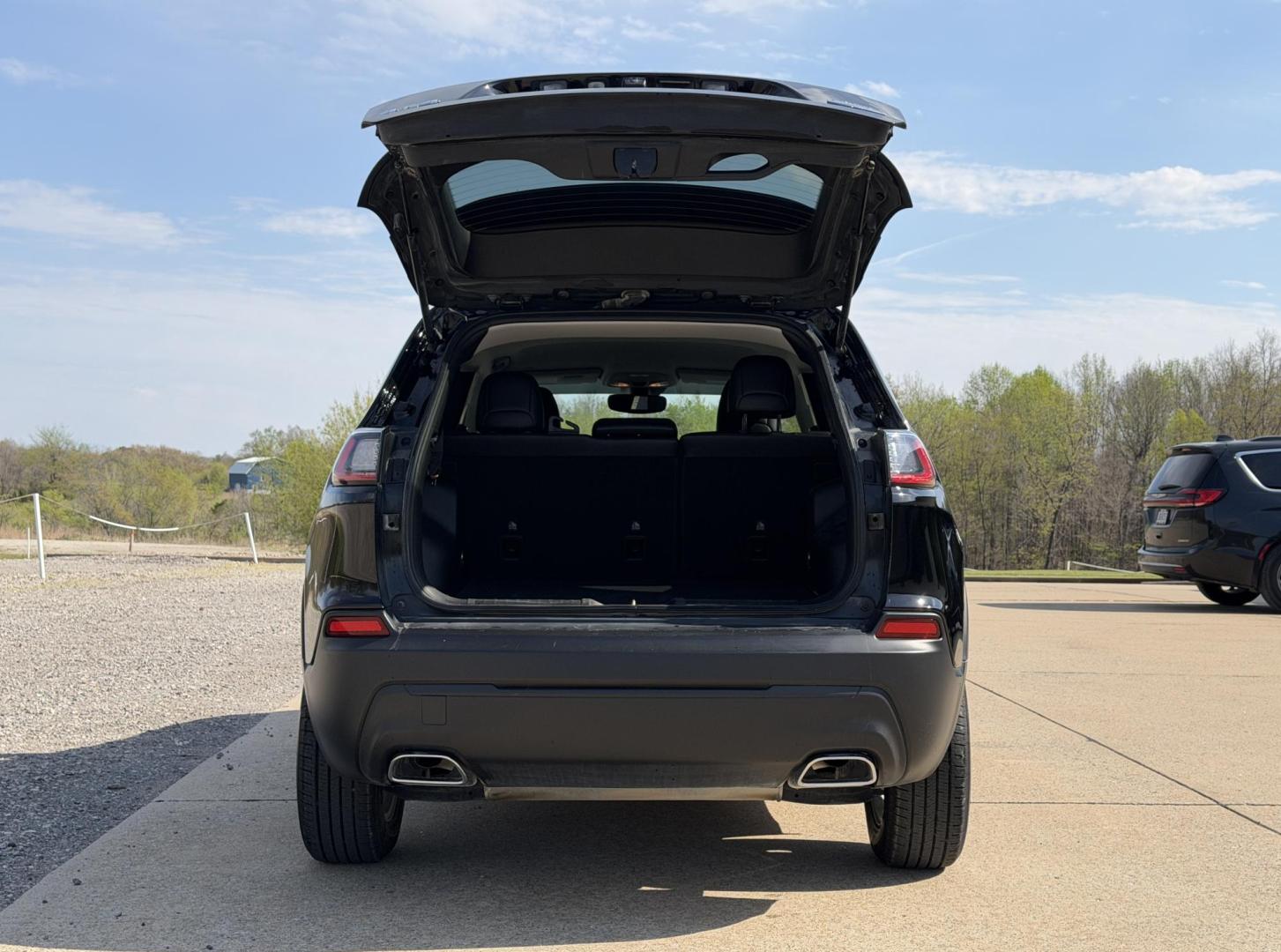 2022 BLACK /Black Jeep Cherokee Latitude Lux 4WD (1C4PJMMX2ND) with an 3.2L V6 engine, Automatic transmission, located at 2990 Old Orchard Rd., Jackson, MO, 63755, 37.354214, -89.612106 - 2022 Jeep Cherokee Latitude LUX 1-Owner 34xxx miles 4 Wheel Drive 3.2L V6 Automatic Leather Backup Camera Power/Heated Seats Heated Steering Wheel Bluetooth Remote Start Cruise Power Windows/Locks/Mirrors We have financing available and we accept trades! Fill out a credit application o - Photo#19