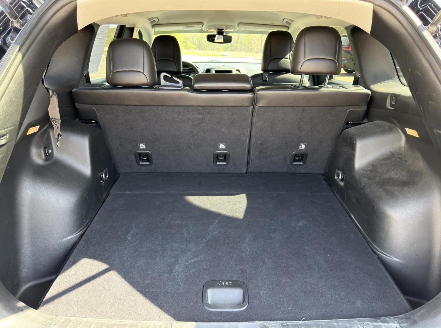 2022 BLACK /Black Jeep Cherokee Latitude Lux 4WD (1C4PJMMX2ND) with an 3.2L V6 engine, Automatic transmission, located at 2990 Old Orchard Rd., Jackson, MO, 63755, 37.354214, -89.612106 - 2022 Jeep Cherokee Latitude LUX 1-Owner 34xxx miles 4 Wheel Drive 3.2L V6 Automatic Leather Backup Camera Power/Heated Seats Heated Steering Wheel Bluetooth Remote Start Cruise Power Windows/Locks/Mirrors We have financing available and we accept trades! Fill out a credit application o - Photo#20