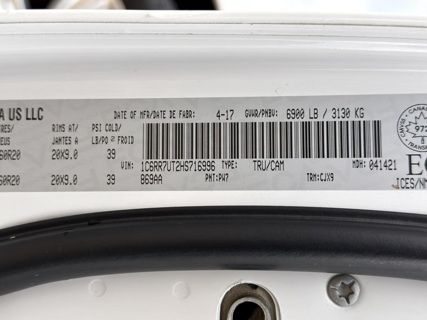 2017 WHITE /Black RAM 1500 Sport Crew Cab LWB 4WD (1C6RR7UT2HS) with an 5.7L V8 HEMI engine, Automatic transmission, located at 2990 Old Orchard Rd., Jackson, MO, 63755, 37.354214, -89.612106 - 2017 Ram 1500 Sport 142xxx miles 4x4 5.7L V8 HEMI Automatic Leather Navigation Power/Heated/Cooled Seats Heated Steering Wheel Backup Camera Sunroof Bluetooth Remote Start Cruise Power Windows/Locks/Mirrors We have financing available and we accept trades! Fill out a credit applicatio - Photo#48