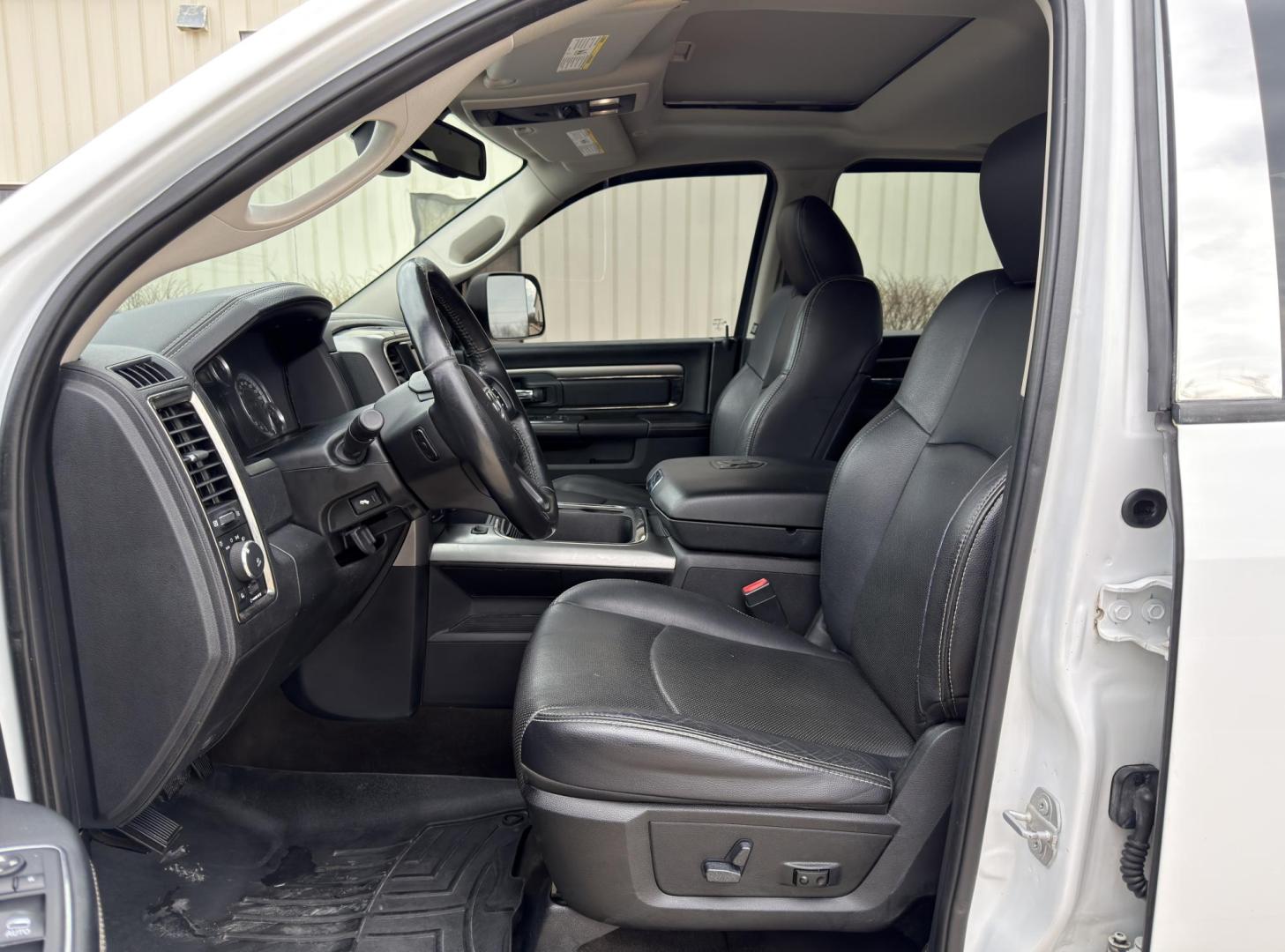 2017 WHITE /Black RAM 1500 Sport Crew Cab LWB 4WD (1C6RR7UT2HS) with an 5.7L V8 HEMI engine, Automatic transmission, located at 2990 Old Orchard Rd., Jackson, MO, 63755, 37.354214, -89.612106 - 2017 Ram 1500 Sport 142xxx miles 4x4 5.7L V8 HEMI Automatic Leather Navigation Power/Heated/Cooled Seats Heated Steering Wheel Backup Camera Sunroof Bluetooth Remote Start Cruise Power Windows/Locks/Mirrors We have financing available and we accept trades! Fill out a credit applicatio - Photo#17