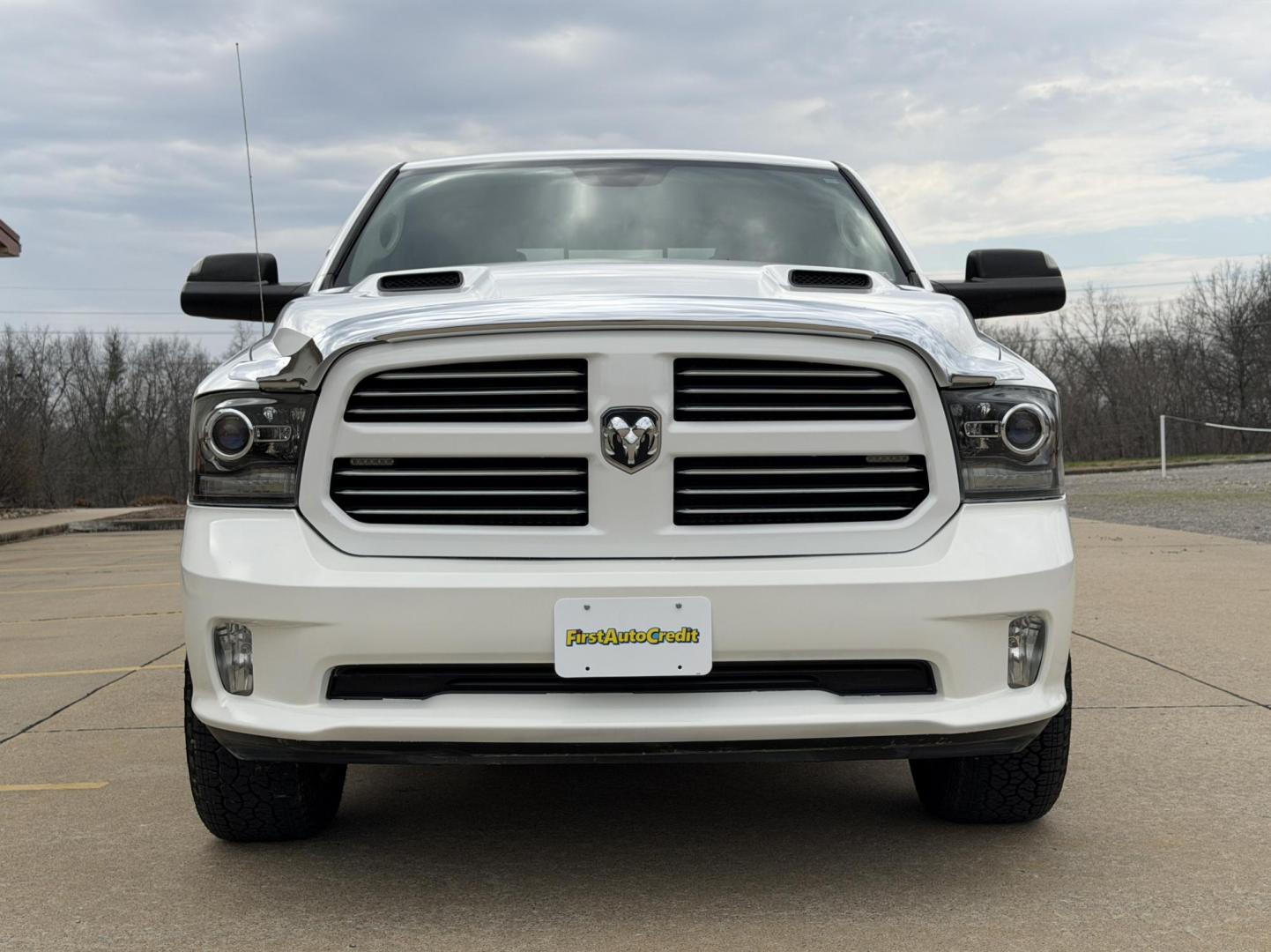 2017 WHITE /Black RAM 1500 Sport Crew Cab LWB 4WD (1C6RR7UT2HS) with an 5.7L V8 HEMI engine, Automatic transmission, located at 2990 Old Orchard Rd., Jackson, MO, 63755, 37.354214, -89.612106 - 2017 Ram 1500 Sport 142xxx miles 4x4 5.7L V8 HEMI Automatic Leather Navigation Power/Heated/Cooled Seats Heated Steering Wheel Backup Camera Sunroof Bluetooth Remote Start Cruise Power Windows/Locks/Mirrors We have financing available and we accept trades! Fill out a credit applicatio - Photo#15