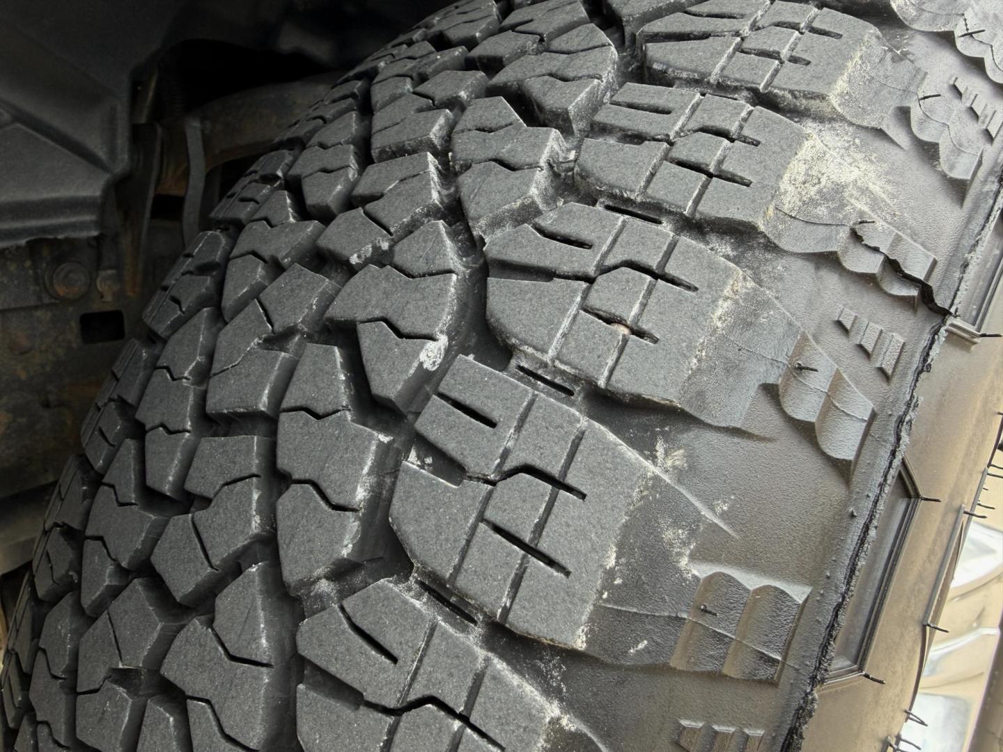 2017 WHITE /Black RAM 1500 Sport Crew Cab LWB 4WD (1C6RR7UT2HS) with an 5.7L V8 HEMI engine, Automatic transmission, located at 2990 Old Orchard Rd., Jackson, MO, 63755, 37.354214, -89.612106 - 2017 Ram 1500 Sport 142xxx miles 4x4 5.7L V8 HEMI Automatic Leather Navigation Power/Heated/Cooled Seats Heated Steering Wheel Backup Camera Sunroof Bluetooth Remote Start Cruise Power Windows/Locks/Mirrors We have financing available and we accept trades! Fill out a credit applicatio - Photo#38