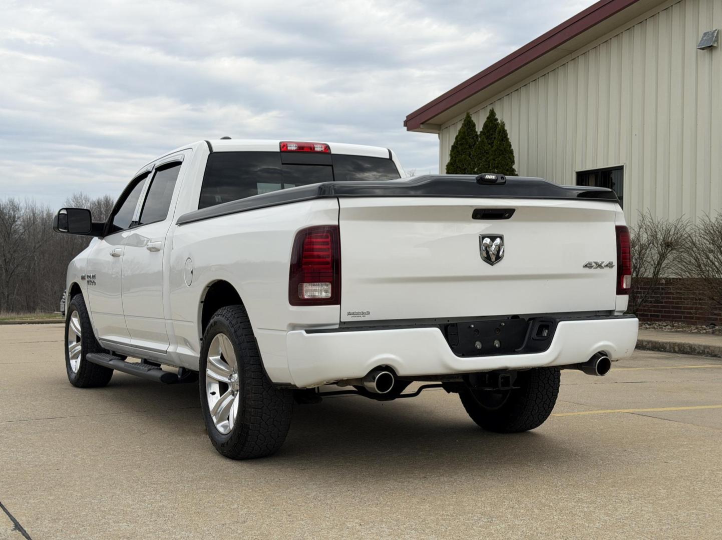 2017 WHITE /Black RAM 1500 Sport Crew Cab LWB 4WD (1C6RR7UT2HS) with an 5.7L V8 HEMI engine, Automatic transmission, located at 2990 Old Orchard Rd., Jackson, MO, 63755, 37.354214, -89.612106 - 2017 Ram 1500 Sport 142xxx miles 4x4 5.7L V8 HEMI Automatic Leather Navigation Power/Heated/Cooled Seats Heated Steering Wheel Backup Camera Sunroof Bluetooth Remote Start Cruise Power Windows/Locks/Mirrors We have financing available and we accept trades! Fill out a credit applicatio - Photo#13