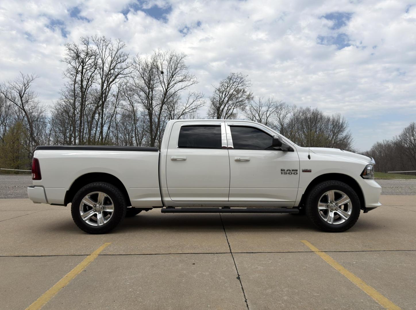2017 WHITE /Black RAM 1500 Sport Crew Cab LWB 4WD (1C6RR7UT2HS) with an 5.7L V8 HEMI engine, Automatic transmission, located at 2990 Old Orchard Rd., Jackson, MO, 63755, 37.354214, -89.612106 - 2017 Ram 1500 Sport 142xxx miles 4x4 5.7L V8 HEMI Automatic Leather Navigation Power/Heated/Cooled Seats Heated Steering Wheel Backup Camera Sunroof Bluetooth Remote Start Cruise Power Windows/Locks/Mirrors We have financing available and we accept trades! Fill out a credit applicatio - Photo#11