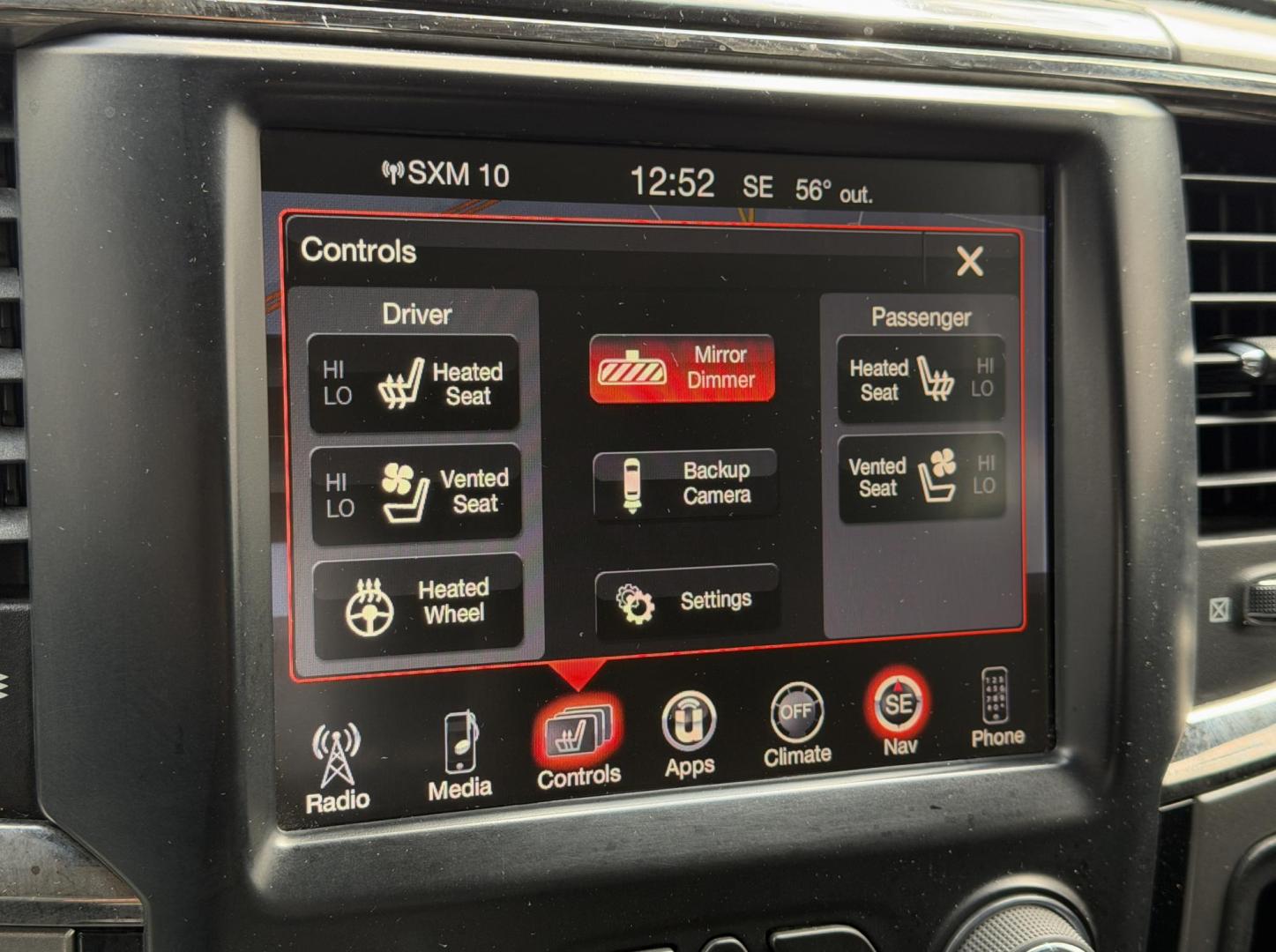 2017 WHITE /Black RAM 1500 Sport Crew Cab LWB 4WD (1C6RR7UT2HS) with an 5.7L V8 HEMI engine, Automatic transmission, located at 2990 Old Orchard Rd., Jackson, MO, 63755, 37.354214, -89.612106 - 2017 Ram 1500 Sport 142xxx miles 4x4 5.7L V8 HEMI Automatic Leather Navigation Power/Heated/Cooled Seats Heated Steering Wheel Backup Camera Sunroof Bluetooth Remote Start Cruise Power Windows/Locks/Mirrors We have financing available and we accept trades! Fill out a credit applicatio - Photo#4