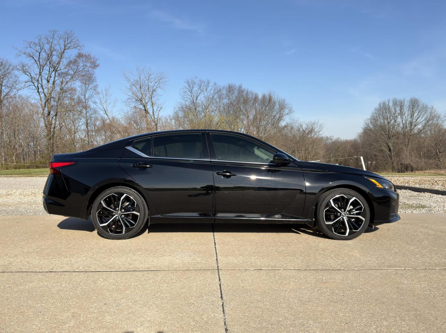 2024 BLACK /Black Nissan Altima 2.5 SR (1N4BL4CV1RN) with an 2.5L 4 Cyl. engine, CVT transmission, located at 2990 Old Orchard Rd., Jackson, MO, 63755, 37.354214, -89.612106 - 2024 Nissan Altima 2.5 SR 1-Owner 49xxx miles Front Wheel Drive 2.5L 4 Cyl. Automatic Leather Navigation Power/Heated Seats Backup Camera Sunroof Bluetooth Remote Start Cruise Power Windows/Locks/Mirrors We have financing available and we accept trades! Fill out a credit application o - Photo#10