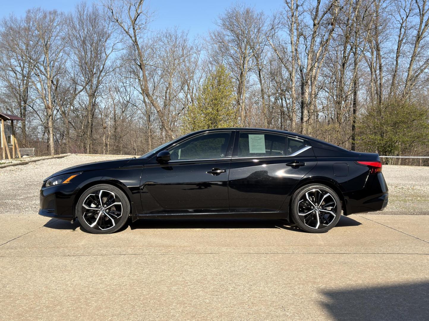 2024 BLACK /Black Nissan Altima 2.5 SR (1N4BL4CV1RN) with an 2.5L 4 Cyl. engine, CVT transmission, located at 2990 Old Orchard Rd., Jackson, MO, 63755, 37.354214, -89.612106 - 2024 Nissan Altima 2.5 SR 1-Owner 49xxx miles Front Wheel Drive 2.5L 4 Cyl. Automatic Leather Navigation Power/Heated Seats Backup Camera Sunroof Bluetooth Remote Start Cruise Power Windows/Locks/Mirrors We have financing available and we accept trades! Fill out a credit application o - Photo#9