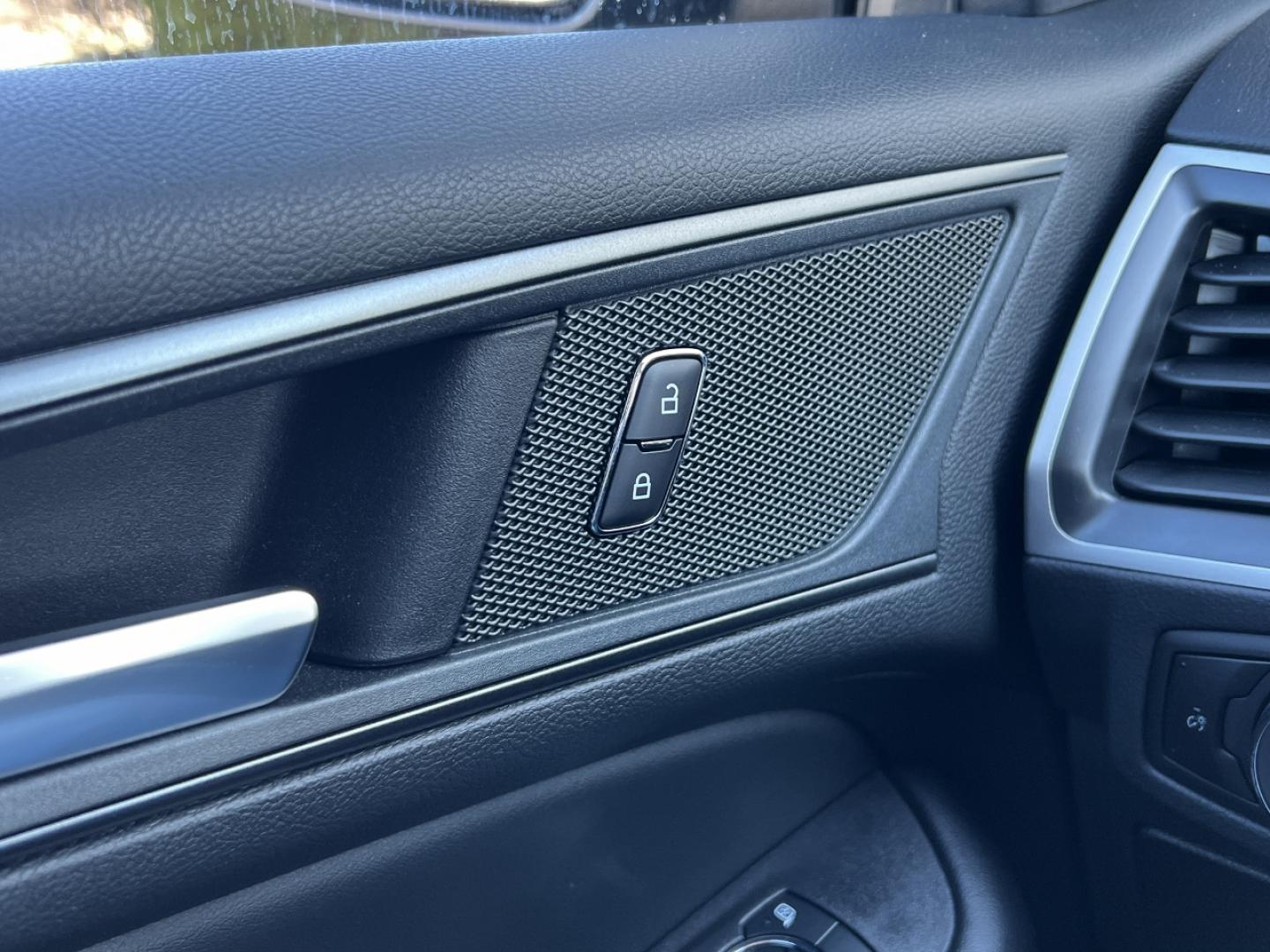 2023 BLUE /Black Cloth FORD EDGE SE (2FMPK4G95PB) with an 2.0L 4 Cyl. engine, Automatic transmission, located at 2990 Old Orchard Rd., Jackson, MO, 63755, 37.354214, -89.612106 - 2023 Ford Edge SE 1-Owner 109xxx miles All Wheel Drive 2.0L 4 Cyl. Automatic Backup Camera Bluetooth Cruise Power Windows/Locks/Mirrors We have financing available and we accept trades! Fill out a credit application on our website or come by today! If you have any questions, give us a cal - Photo#27