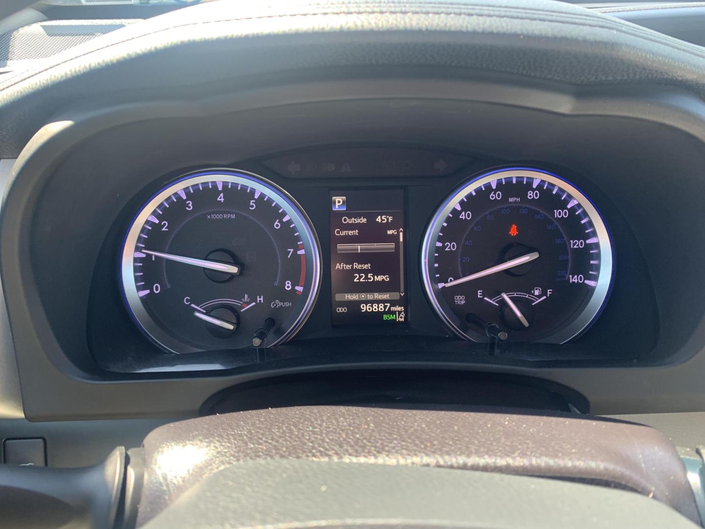 2018 GRAY /GRAY Toyota Highlander Limited AWD V6 (5TDDZRFH3JS) with an 3.5L V6 DOHC 24V engine, Automatic transmission, located at 506 S. Kingshighway, Cape Girardeau, MO, 63703, (573) 235-5000, 37.294991, -89.553635 - 2018 Toyota Highlander Limited AWD V6 96,xxx miles One Owner AWD Third Row Sunroof Bluetooth Power Seat Heated and Cooled Seats Cruise Control Power windows/locks/mirrors We have financing available and we accept trades! Fill out a credit application on our website or come by today! If - Photo#29