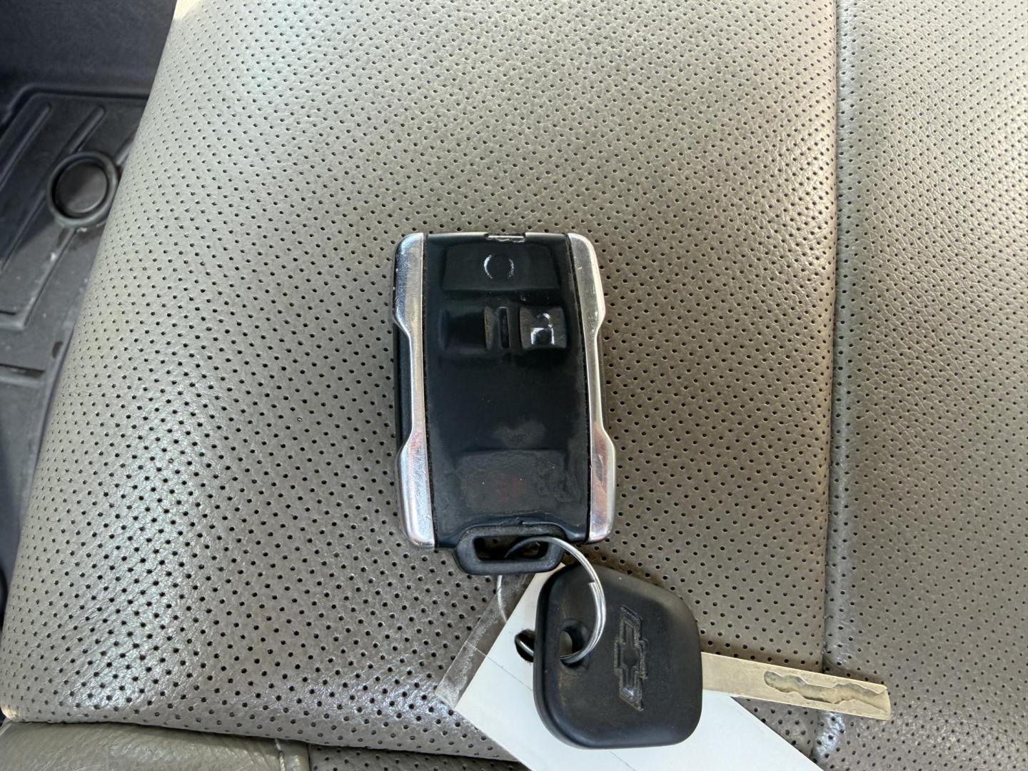 2016 RED /Tan Chevrolet Silverado 1500 LTZ Crew Cab 4WD (3GCUKSECXGG) with an 5.3L V8 engine, Automatic transmission, located at 2990 Old Orchard Rd., Jackson, MO, 63755, 37.354214, -89.612106 - 2016 Chevrolet Silverado 1500 LTZ 127xxx miles 4x4 5.3L V8 Automatic Leather Navigation Power/Heated/Cooled Seats Heated Steering Wheel Backup Camera Sunroof Bluetooth Remote Start Power Running Boards Cruise Power Windows/Locks/Mirrors We have financing available and we accept trade - Photo#9