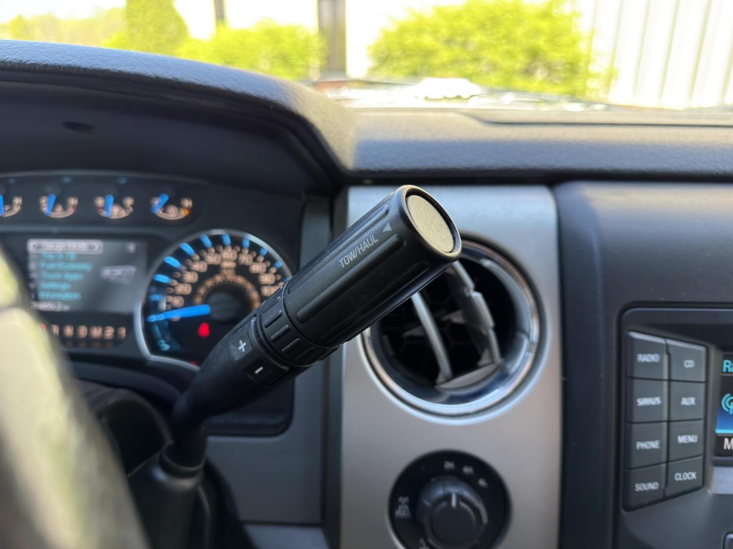 2014 SILVER /Gray Ford F-150 XLT SuperCrew 5.5-ft. Bed 4WD (1FTFW1EFXEK) with an 5.0L V8 engine, Automatic transmission, located at 2990 Old Orchard Rd., Jackson, MO, 63755, 37.354214, -89.612106 - 2014 Ford F-150 XLT 264xxx miles 4x4 5.0L V8 Automatic Backup Camera Power Driver Seat Bluetooth Cruise Power Windows/Locks/Mirrors We have financing available and we accept trades! Fill out a credit application on our website or come by today! If you have any questions, give us a call at - Photo#25