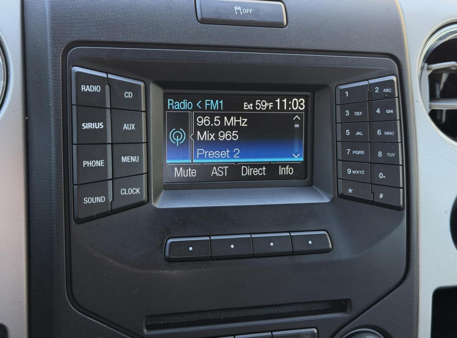 2014 SILVER /Gray Ford F-150 XLT SuperCrew 5.5-ft. Bed 4WD (1FTFW1EFXEK) with an 5.0L V8 engine, Automatic transmission, located at 2990 Old Orchard Rd., Jackson, MO, 63755, 37.354214, -89.612106 - 2014 Ford F-150 XLT 264xxx miles 4x4 5.0L V8 Automatic Backup Camera Power Driver Seat Bluetooth Cruise Power Windows/Locks/Mirrors We have financing available and we accept trades! Fill out a credit application on our website or come by today! If you have any questions, give us a call at - Photo#27