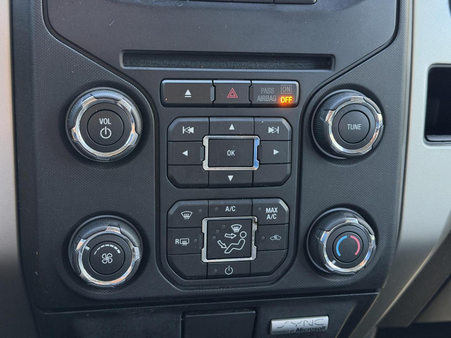 2014 SILVER /Gray Ford F-150 XLT SuperCrew 5.5-ft. Bed 4WD (1FTFW1EFXEK) with an 5.0L V8 engine, Automatic transmission, located at 2990 Old Orchard Rd., Jackson, MO, 63755, 37.354214, -89.612106 - 2014 Ford F-150 XLT 264xxx miles 4x4 5.0L V8 Automatic Backup Camera Power Driver Seat Bluetooth Cruise Power Windows/Locks/Mirrors We have financing available and we accept trades! Fill out a credit application on our website or come by today! If you have any questions, give us a call at - Photo#28