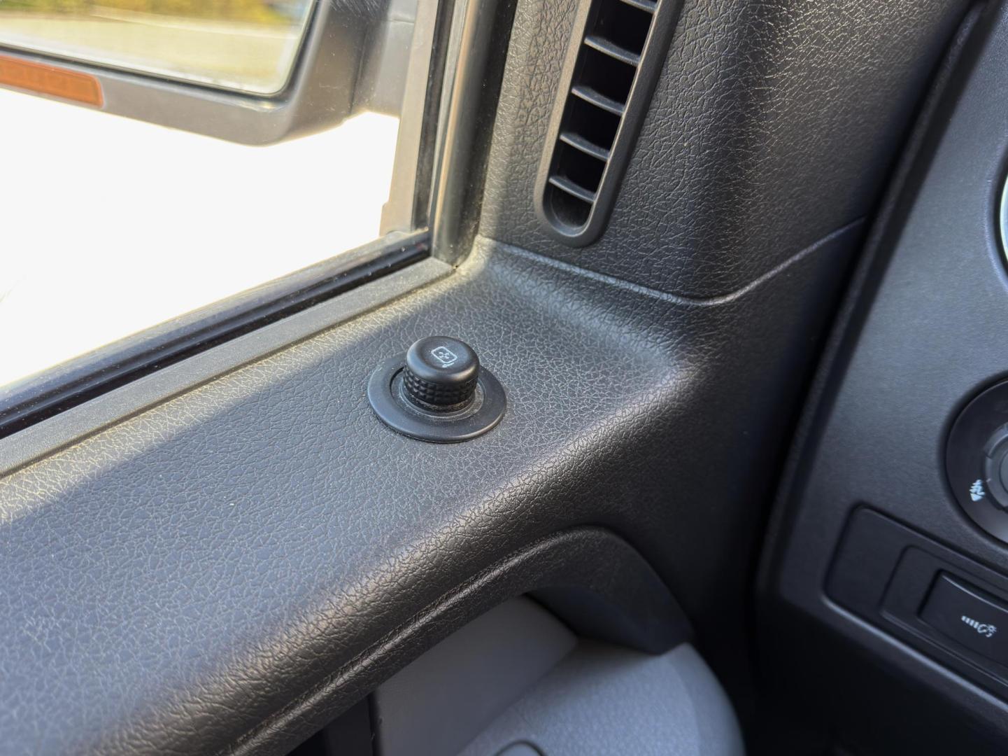 2014 SILVER /Gray Ford F-150 XLT SuperCrew 5.5-ft. Bed 4WD (1FTFW1EFXEK) with an 5.0L V8 engine, Automatic transmission, located at 2990 Old Orchard Rd., Jackson, MO, 63755, 37.354214, -89.612106 - 2014 Ford F-150 XLT 264xxx miles 4x4 5.0L V8 Automatic Backup Camera Power Driver Seat Bluetooth Cruise Power Windows/Locks/Mirrors We have financing available and we accept trades! Fill out a credit application on our website or come by today! If you have any questions, give us a call at - Photo#31