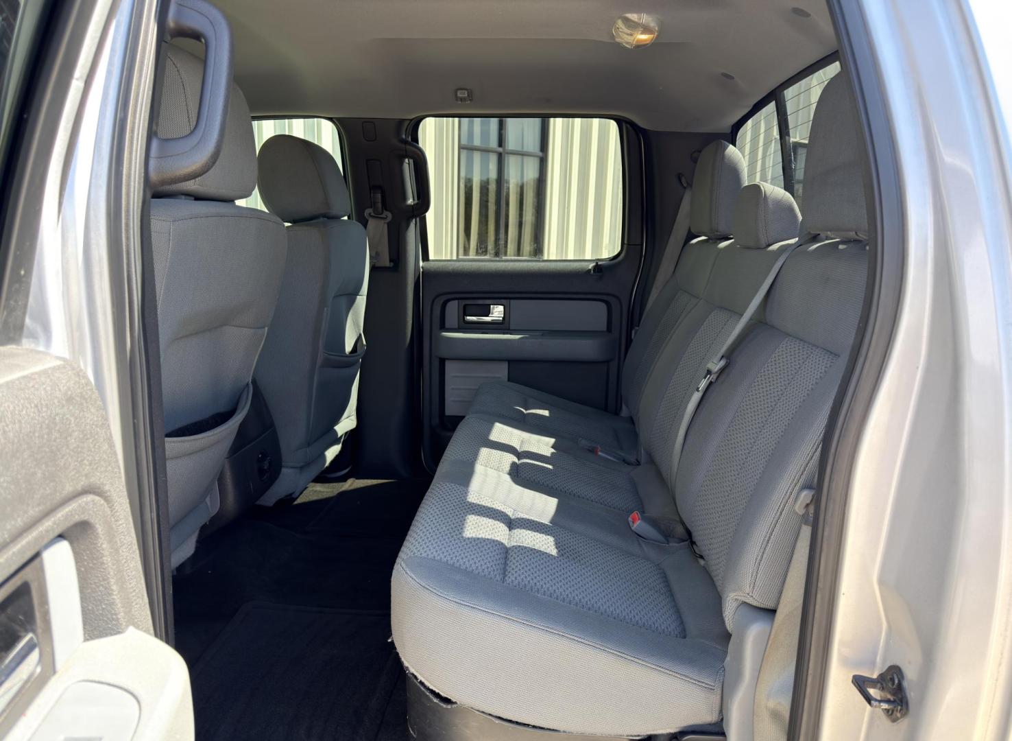 2014 SILVER /Gray Ford F-150 XLT SuperCrew 5.5-ft. Bed 4WD (1FTFW1EFXEK) with an 5.0L V8 engine, Automatic transmission, located at 2990 Old Orchard Rd., Jackson, MO, 63755, 37.354214, -89.612106 - 2014 Ford F-150 XLT 264xxx miles 4x4 5.0L V8 Automatic Backup Camera Power Driver Seat Bluetooth Cruise Power Windows/Locks/Mirrors We have financing available and we accept trades! Fill out a credit application on our website or come by today! If you have any questions, give us a call at - Photo#16