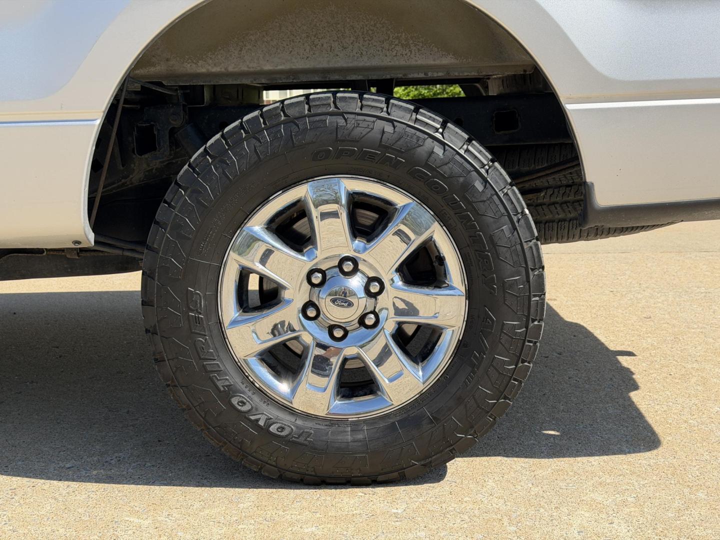 2014 SILVER /Gray Ford F-150 XLT SuperCrew 5.5-ft. Bed 4WD (1FTFW1EFXEK) with an 5.0L V8 engine, Automatic transmission, located at 2990 Old Orchard Rd., Jackson, MO, 63755, 37.354214, -89.612106 - 2014 Ford F-150 XLT 264xxx miles 4x4 5.0L V8 Automatic Backup Camera Power Driver Seat Bluetooth Cruise Power Windows/Locks/Mirrors We have financing available and we accept trades! Fill out a credit application on our website or come by today! If you have any questions, give us a call at - Photo#38