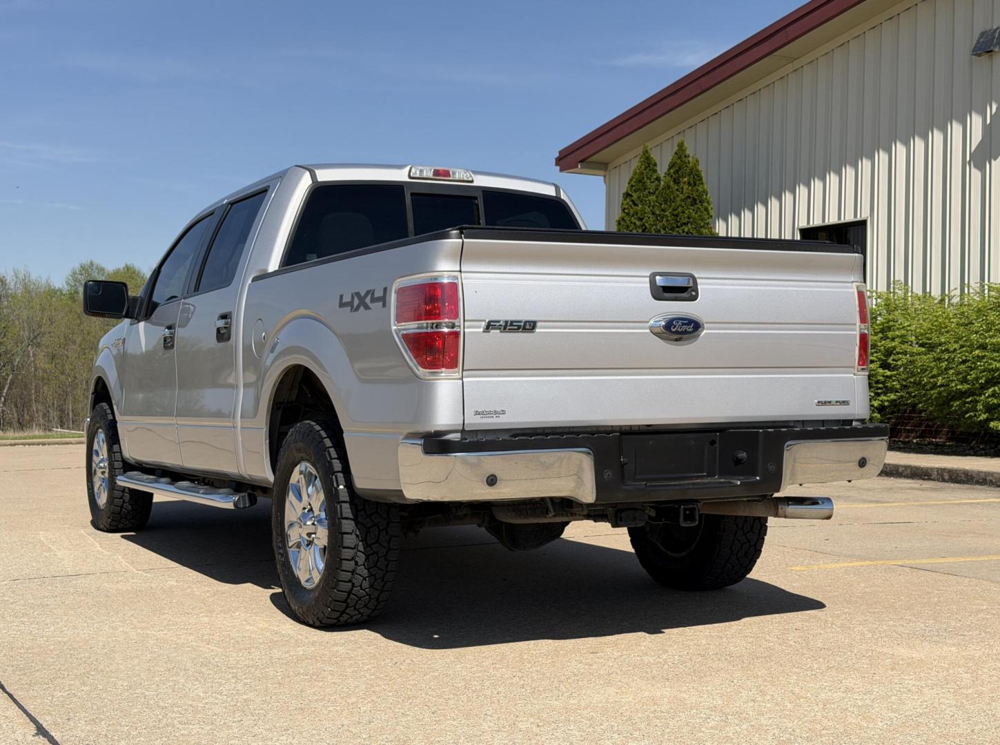 2014 SILVER /Gray Ford F-150 XLT SuperCrew 5.5-ft. Bed 4WD (1FTFW1EFXEK) with an 5.0L V8 engine, Automatic transmission, located at 2990 Old Orchard Rd., Jackson, MO, 63755, 37.354214, -89.612106 - 2014 Ford F-150 XLT 264xxx miles 4x4 5.0L V8 Automatic Backup Camera Power Driver Seat Bluetooth Cruise Power Windows/Locks/Mirrors We have financing available and we accept trades! Fill out a credit application on our website or come by today! If you have any questions, give us a call at - Photo#9