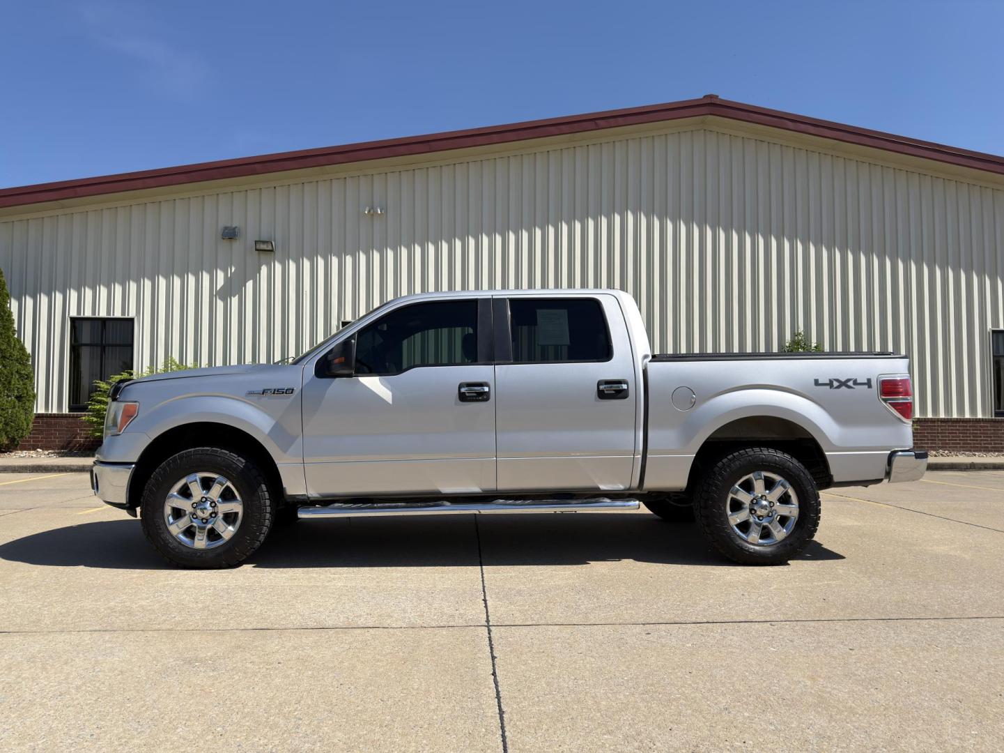 2014 SILVER /Gray Ford F-150 XLT SuperCrew 5.5-ft. Bed 4WD (1FTFW1EFXEK) with an 5.0L V8 engine, Automatic transmission, located at 2990 Old Orchard Rd., Jackson, MO, 63755, 37.354214, -89.612106 - 2014 Ford F-150 XLT 264xxx miles 4x4 5.0L V8 Automatic Backup Camera Power Driver Seat Bluetooth Cruise Power Windows/Locks/Mirrors We have financing available and we accept trades! Fill out a credit application on our website or come by today! If you have any questions, give us a call at - Photo#6