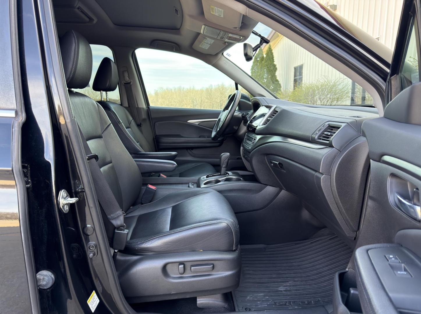 2016 BLACK /Black Honda Pilot EX-L AWD (5FNYF6H87GB) with an 3.5L V6 engine, Automatic transmission, located at 2990 Old Orchard Rd., Jackson, MO, 63755, 37.354214, -89.612106 - 2016 Honda Pilot EX-L 119xxx miles All Wheel Drive 3.5L V6 Automatic Leather 3rd Row Rear Entertainment Backup Camera Power/Heated Seats Sunroof Bluetooth Remote Start Cruise Power Windows/Locks/Mirrors We have financing available and we accept trades! Fill out a credit application on - Photo#19