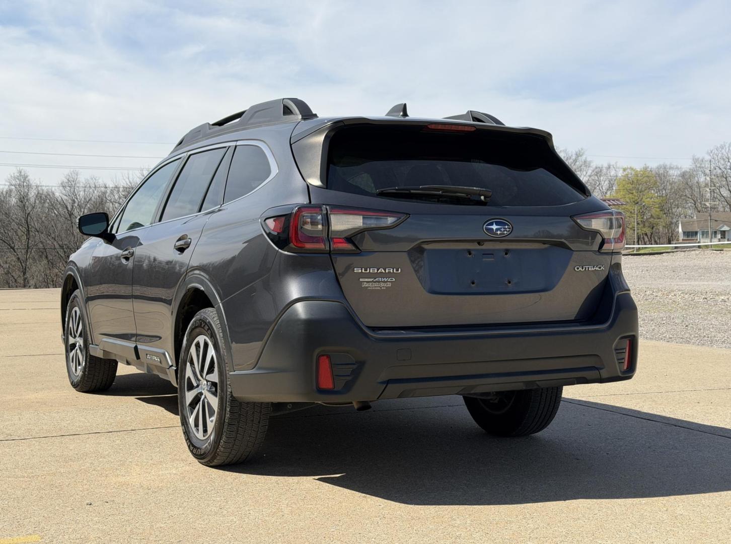 2022 GRAY /Gray Subaru Outback Premium (4S4BTAFCXN3) with an 2.5L 4 Cyl. engine, CVT transmission, located at 2990 Old Orchard Rd., Jackson, MO, 63755, 37.354214, -89.612106 - 2022 Subaru Outback Premium 1-Owner 141xxx miles All Wheel Drive 2.5L 4 Cyl. Automatic Navigation Backup Camera Power Driver Seat Heated Seats Sunroof Bluetooth Cruise Power Windows/Locks/Mirrors We have financing available and we accept trades! Fill out a credit application on our web - Photo#11