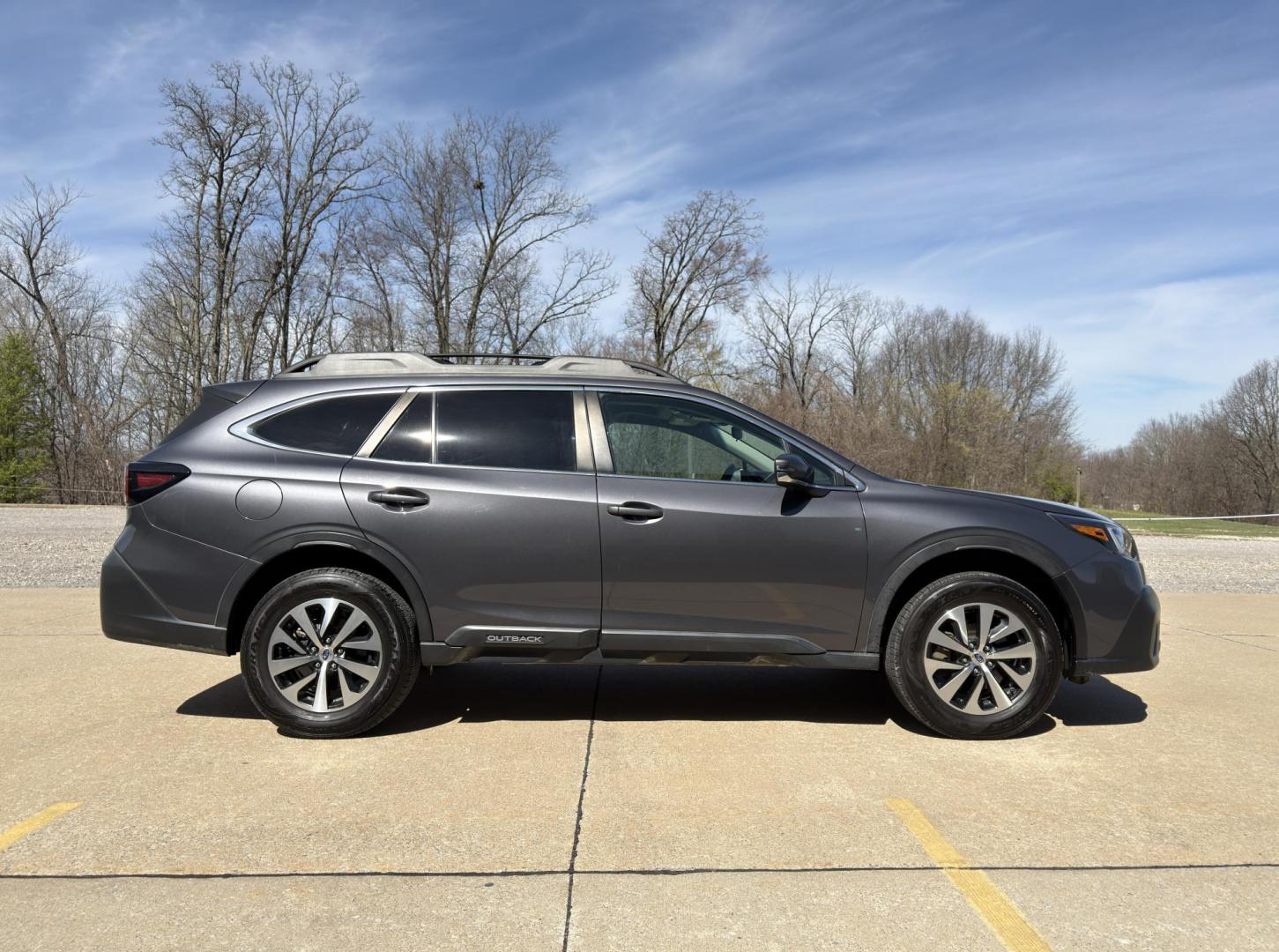 2022 GRAY /Gray Subaru Outback Premium (4S4BTAFCXN3) with an 2.5L 4 Cyl. engine, CVT transmission, located at 2990 Old Orchard Rd., Jackson, MO, 63755, 37.354214, -89.612106 - 2022 Subaru Outback Premium 1-Owner 141xxx miles All Wheel Drive 2.5L 4 Cyl. Automatic Navigation Backup Camera Power Driver Seat Heated Seats Sunroof Bluetooth Cruise Power Windows/Locks/Mirrors We have financing available and we accept trades! Fill out a credit application on our web - Photo#9