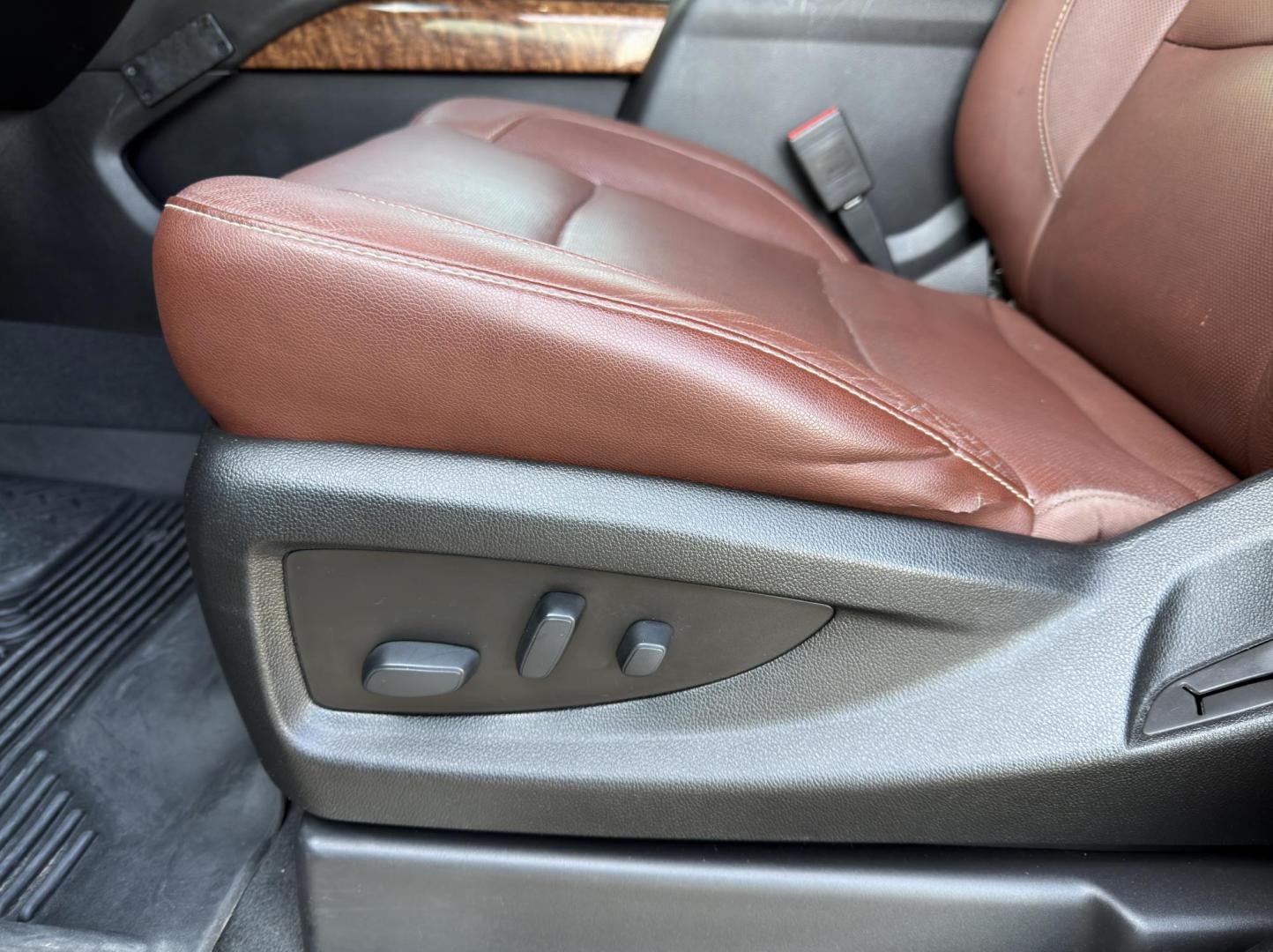 2019 GRAY /Brown Chevrolet Tahoe Premier 4WD (1GNSKCKJ7KR) with an 6.2L V8 engine, Automatic transmission, located at 2990 Old Orchard Rd., Jackson, MO, 63755, 37.354214, -89.612106 - 2019 Chevrolet Tahoe 1500 Premier 148xxx miles 4 Wheel Drive 6.2L V8 Automatic Leather 3rd Row Rear Entertainment Navigation Power/Heated/Cooled Seats Heated Rear Seats Heated Steering Wheel Backup Camera Power Running Boards Sunroof Bluetooth Heads Up Display Remote Start Cruise - Photo#6