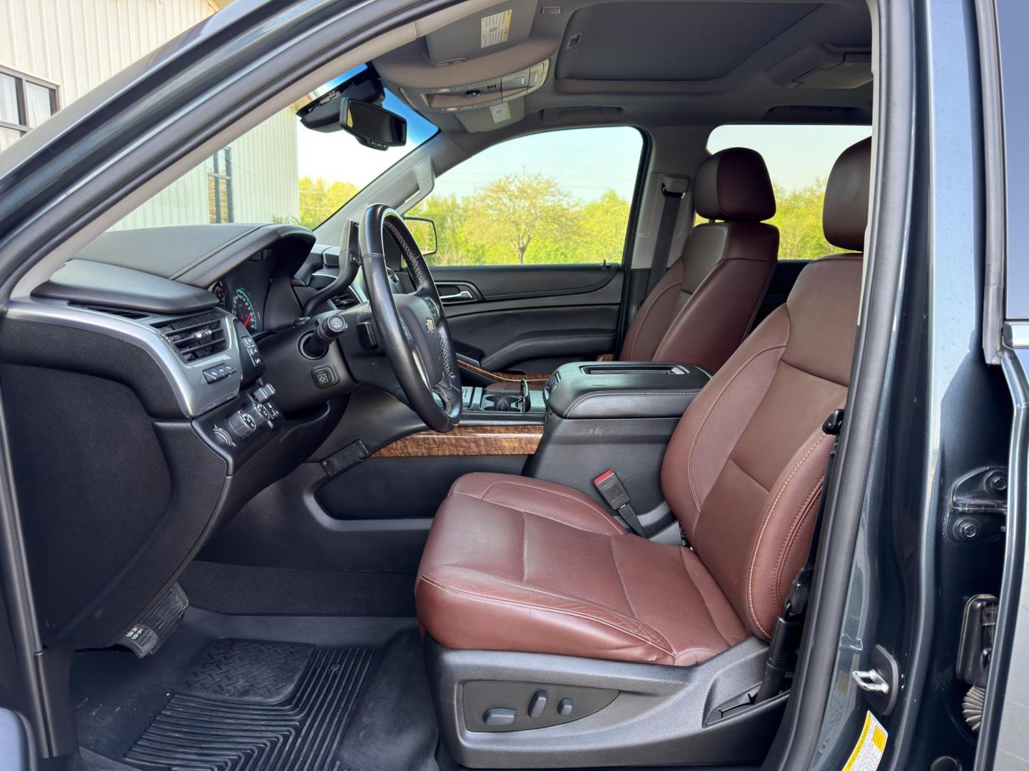 2019 GRAY /Brown Chevrolet Tahoe Premier 4WD (1GNSKCKJ7KR) with an 6.2L V8 engine, Automatic transmission, located at 2990 Old Orchard Rd., Jackson, MO, 63755, 37.354214, -89.612106 - 2019 Chevrolet Tahoe 1500 Premier 148xxx miles 4 Wheel Drive 6.2L V8 Automatic Leather 3rd Row Rear Entertainment Navigation Power/Heated/Cooled Seats Heated Rear Seats Heated Steering Wheel Backup Camera Power Running Boards Sunroof Bluetooth Heads Up Display Remote Start Cruise - Photo#20