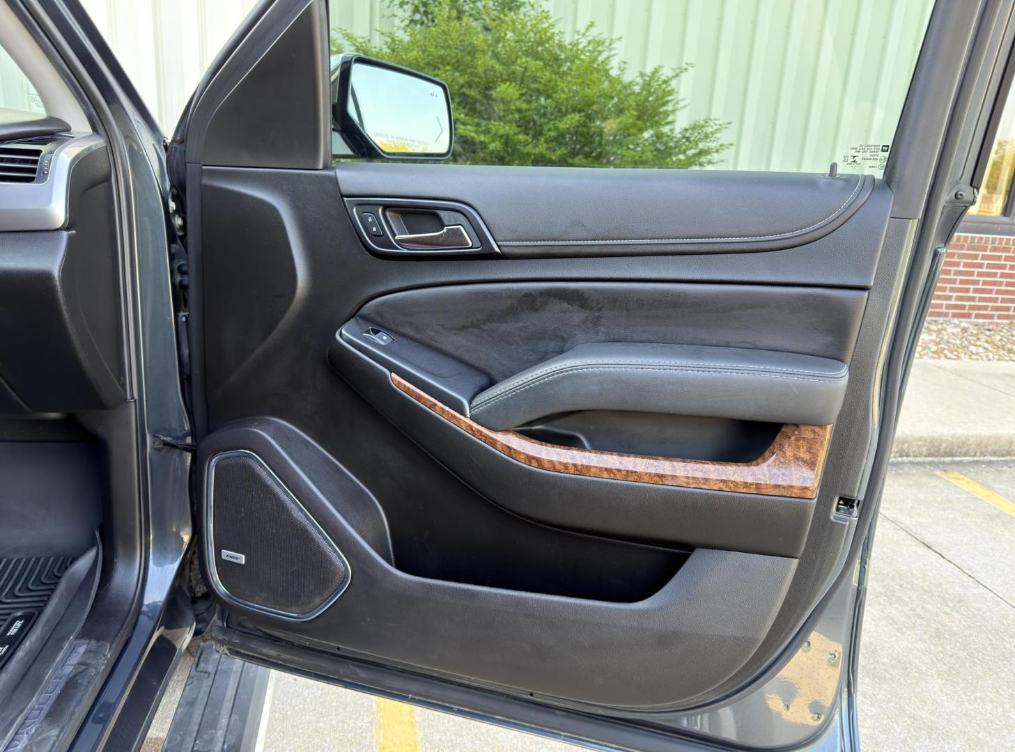 2019 GRAY /Brown Chevrolet Tahoe Premier 4WD (1GNSKCKJ7KR) with an 6.2L V8 engine, Automatic transmission, located at 2990 Old Orchard Rd., Jackson, MO, 63755, 37.354214, -89.612106 - 2019 Chevrolet Tahoe 1500 Premier 148xxx miles 4 Wheel Drive 6.2L V8 Automatic Leather 3rd Row Rear Entertainment Navigation Power/Heated/Cooled Seats Heated Rear Seats Heated Steering Wheel Backup Camera Power Running Boards Sunroof Bluetooth Heads Up Display Remote Start Cruise - Photo#21