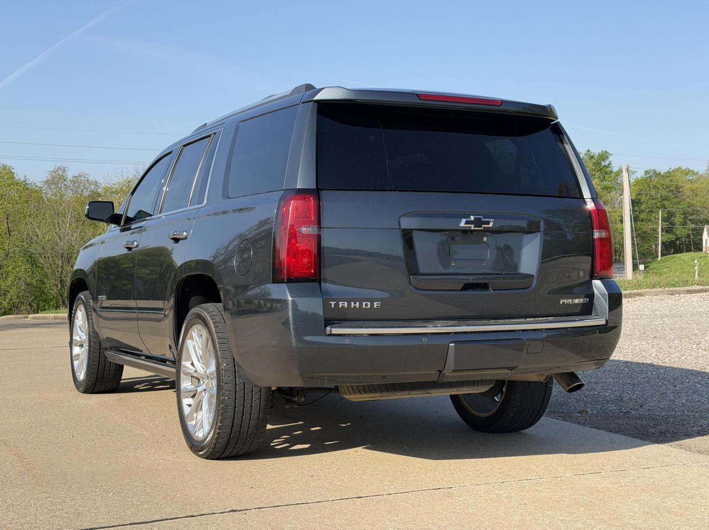 2019 GRAY /Brown Chevrolet Tahoe Premier 4WD (1GNSKCKJ7KR) with an 6.2L V8 engine, Automatic transmission, located at 2990 Old Orchard Rd., Jackson, MO, 63755, 37.354214, -89.612106 - 2019 Chevrolet Tahoe 1500 Premier 148xxx miles 4 Wheel Drive 6.2L V8 Automatic Leather 3rd Row Rear Entertainment Navigation Power/Heated/Cooled Seats Heated Rear Seats Heated Steering Wheel Backup Camera Power Running Boards Sunroof Bluetooth Heads Up Display Remote Start Cruise - Photo#16