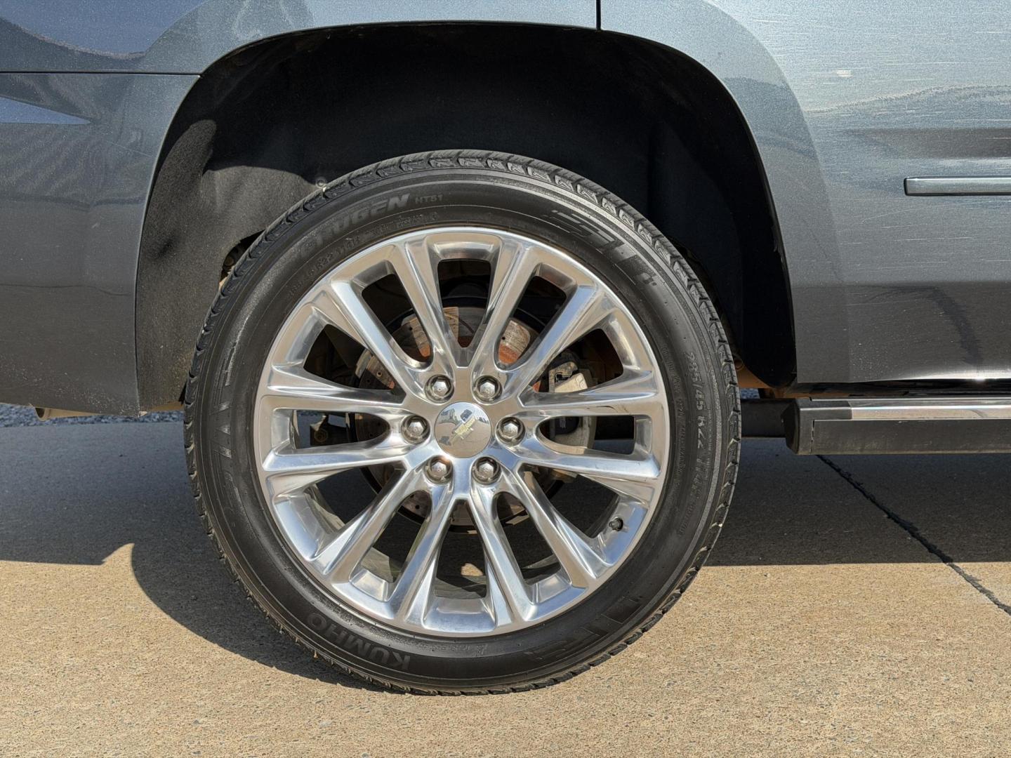 2019 GRAY /Brown Chevrolet Tahoe Premier 4WD (1GNSKCKJ7KR) with an 6.2L V8 engine, Automatic transmission, located at 2990 Old Orchard Rd., Jackson, MO, 63755, 37.354214, -89.612106 - 2019 Chevrolet Tahoe 1500 Premier 148xxx miles 4 Wheel Drive 6.2L V8 Automatic Leather 3rd Row Rear Entertainment Navigation Power/Heated/Cooled Seats Heated Rear Seats Heated Steering Wheel Backup Camera Power Running Boards Sunroof Bluetooth Heads Up Display Remote Start Cruise - Photo#49