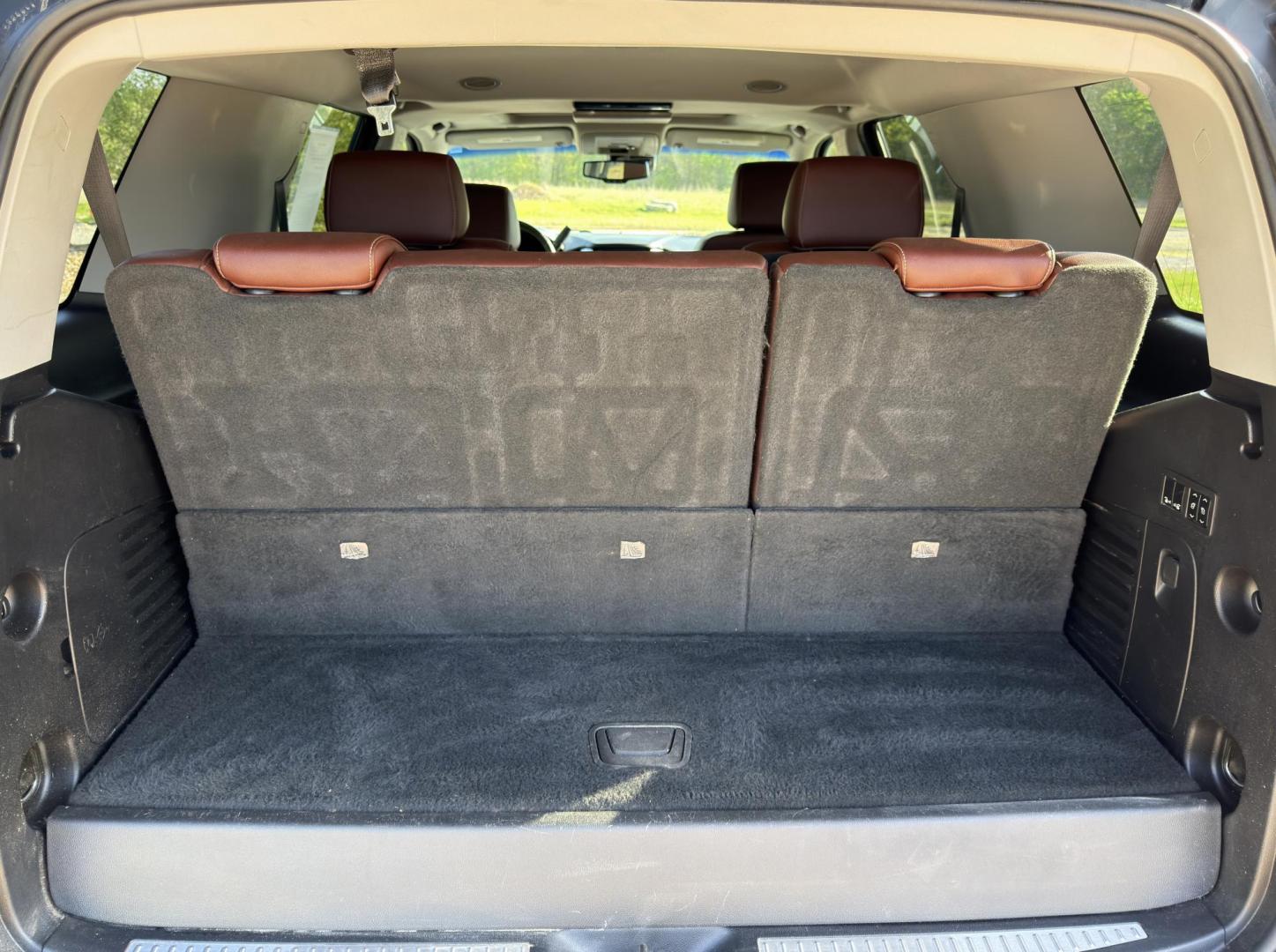 2019 GRAY /Brown Chevrolet Tahoe Premier 4WD (1GNSKCKJ7KR) with an 6.2L V8 engine, Automatic transmission, located at 2990 Old Orchard Rd., Jackson, MO, 63755, 37.354214, -89.612106 - 2019 Chevrolet Tahoe 1500 Premier 148xxx miles 4 Wheel Drive 6.2L V8 Automatic Leather 3rd Row Rear Entertainment Navigation Power/Heated/Cooled Seats Heated Rear Seats Heated Steering Wheel Backup Camera Power Running Boards Sunroof Bluetooth Heads Up Display Remote Start Cruise - Photo#27