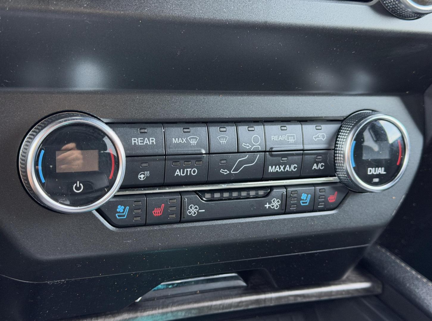 2020 RED /Black Ford Expedition Limited 4WD (1FMJU2AT2LE) with an 3.5L V6 engine, Automatic transmission, located at 2990 Old Orchard Rd., Jackson, MO, 63755, 37.354214, -89.612106 - 2020 Ford Expedition Limited 1-Owner 149xxx miles 4 Wheel Drive 3.5L V6 Automatic Leather 3rd Row Navigation Power/Heated/Cooled Seats Heated Rear Seats Heated Steering Wheel Backup Camera Sunroof Power Running Boards Bluetooth Remote Start Cruise Power Windows/Locks/Mirrors We ha - Photo#5