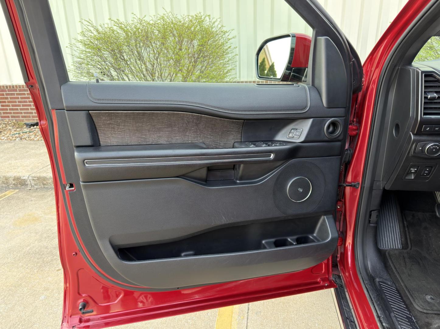 2020 RED /Black Ford Expedition Limited 4WD (1FMJU2AT2LE) with an 3.5L V6 engine, Automatic transmission, located at 2990 Old Orchard Rd., Jackson, MO, 63755, 37.354214, -89.612106 - 2020 Ford Expedition Limited 1-Owner 149xxx miles 4 Wheel Drive 3.5L V6 Automatic Leather 3rd Row Navigation Power/Heated/Cooled Seats Heated Rear Seats Heated Steering Wheel Backup Camera Sunroof Power Running Boards Bluetooth Remote Start Cruise Power Windows/Locks/Mirrors We ha - Photo#18