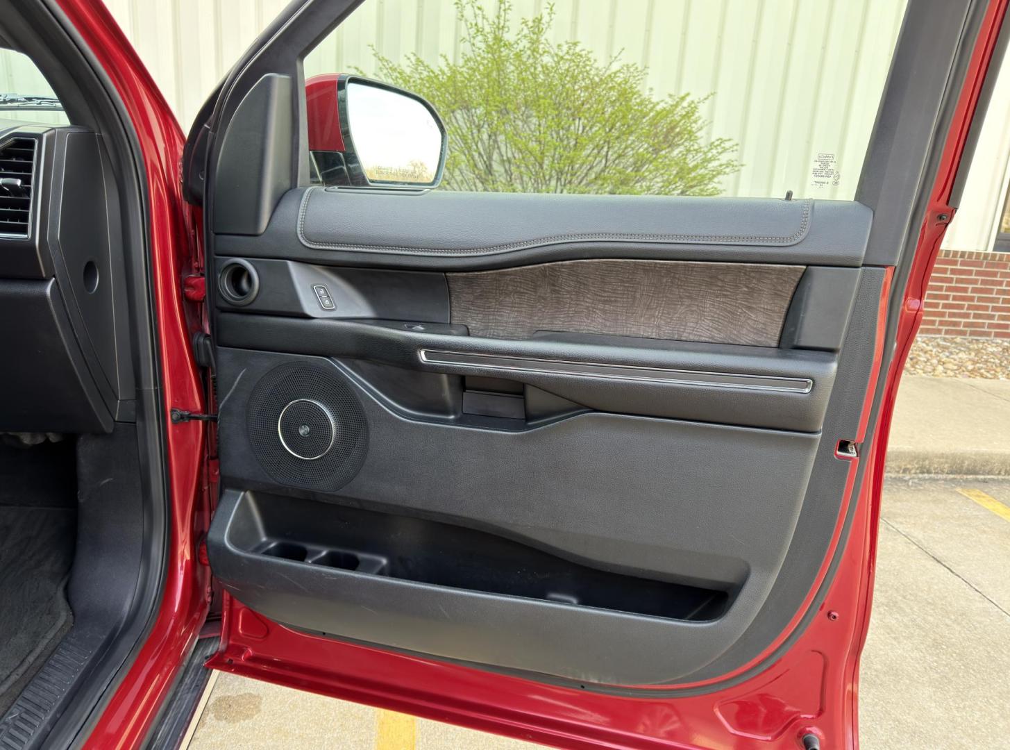 2020 RED /Black Ford Expedition Limited 4WD (1FMJU2AT2LE) with an 3.5L V6 engine, Automatic transmission, located at 2990 Old Orchard Rd., Jackson, MO, 63755, 37.354214, -89.612106 - 2020 Ford Expedition Limited 1-Owner 149xxx miles 4 Wheel Drive 3.5L V6 Automatic Leather 3rd Row Navigation Power/Heated/Cooled Seats Heated Rear Seats Heated Steering Wheel Backup Camera Sunroof Power Running Boards Bluetooth Remote Start Cruise Power Windows/Locks/Mirrors We ha - Photo#20