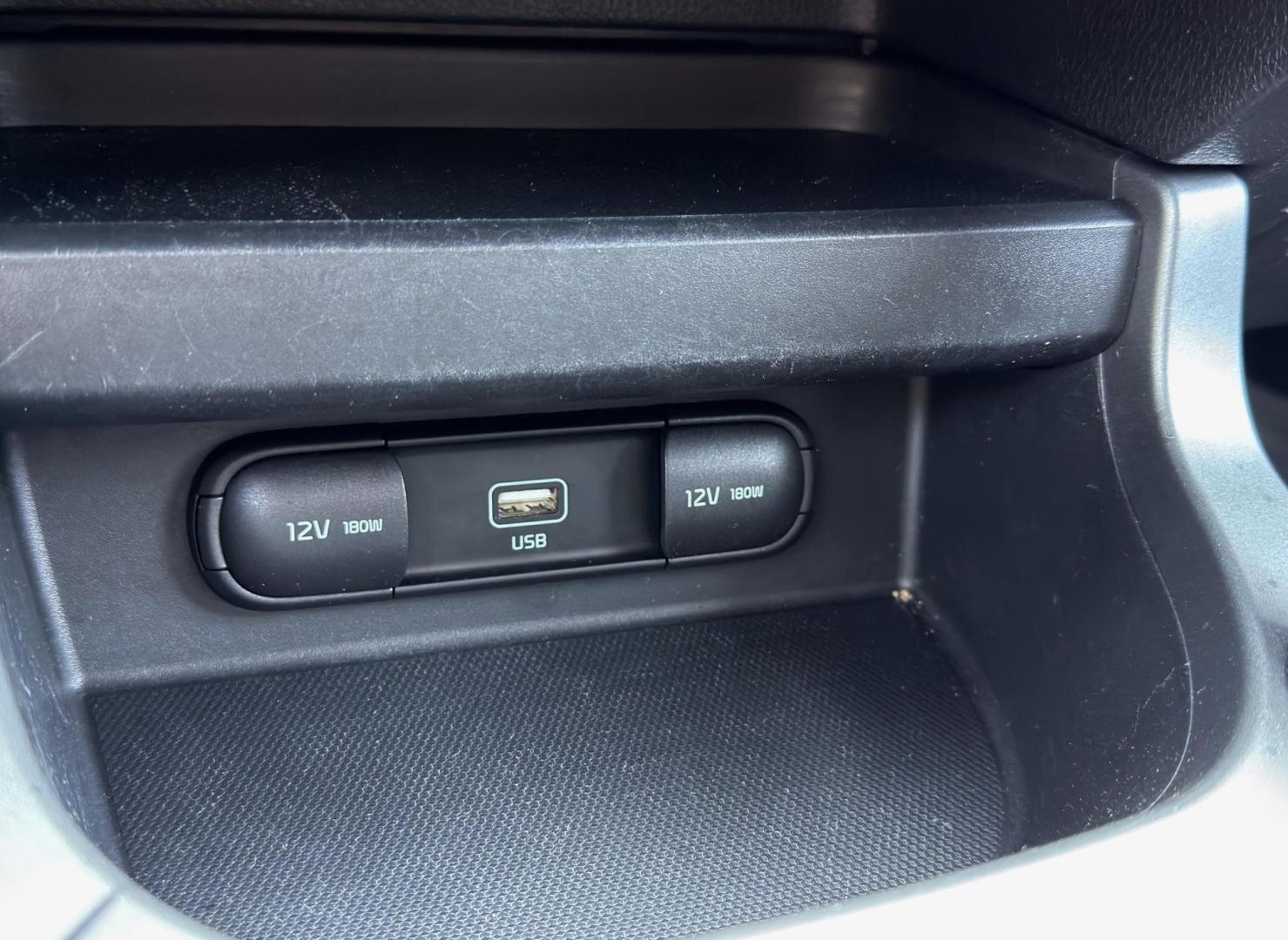 2021 WHITE /Gray Kia Seltos S (KNDEU2AA3M7) with an 2.0L 4 Cyl. engine, CVT transmission, located at 2990 Old Orchard Rd., Jackson, MO, 63755, 37.354214, -89.612106 - 2021 Kia Seltos S 124xxx miles Front Wheel Drive 2.0L 4 Cyl. Automatic Backup Camera Heated Seats Bluetooth Remote Start Cruise Power Windows/Locks/Mirrors We have financing available and we accept trades! Fill out a credit application on our website or come by today! If you have any que - Photo#27