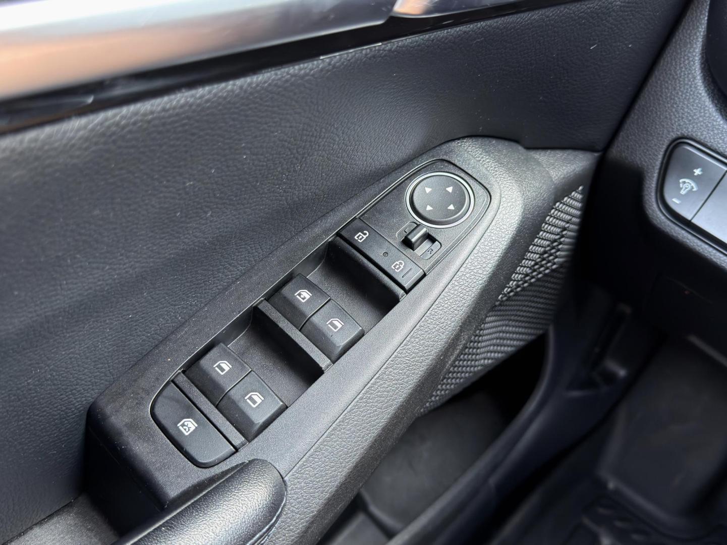 2021 WHITE /Gray Kia Seltos S (KNDEU2AA3M7) with an 2.0L 4 Cyl. engine, CVT transmission, located at 2990 Old Orchard Rd., Jackson, MO, 63755, 37.354214, -89.612106 - 2021 Kia Seltos S 124xxx miles Front Wheel Drive 2.0L 4 Cyl. Automatic Backup Camera Heated Seats Bluetooth Remote Start Cruise Power Windows/Locks/Mirrors We have financing available and we accept trades! Fill out a credit application on our website or come by today! If you have any que - Photo#28