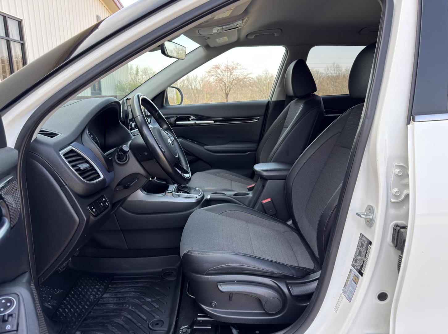 2021 WHITE /Gray Kia Seltos S (KNDEU2AA3M7) with an 2.0L 4 Cyl. engine, CVT transmission, located at 2990 Old Orchard Rd., Jackson, MO, 63755, 37.354214, -89.612106 - 2021 Kia Seltos S 124xxx miles Front Wheel Drive 2.0L 4 Cyl. Automatic Backup Camera Heated Seats Bluetooth Remote Start Cruise Power Windows/Locks/Mirrors We have financing available and we accept trades! Fill out a credit application on our website or come by today! If you have any que - Photo#12