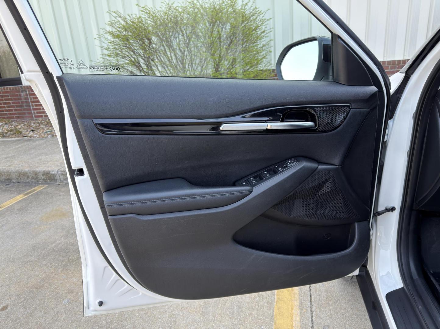 2021 WHITE /Gray Kia Seltos S (KNDEU2AA3M7) with an 2.0L 4 Cyl. engine, CVT transmission, located at 2990 Old Orchard Rd., Jackson, MO, 63755, 37.354214, -89.612106 - 2021 Kia Seltos S 124xxx miles Front Wheel Drive 2.0L 4 Cyl. Automatic Backup Camera Heated Seats Bluetooth Remote Start Cruise Power Windows/Locks/Mirrors We have financing available and we accept trades! Fill out a credit application on our website or come by today! If you have any que - Photo#11