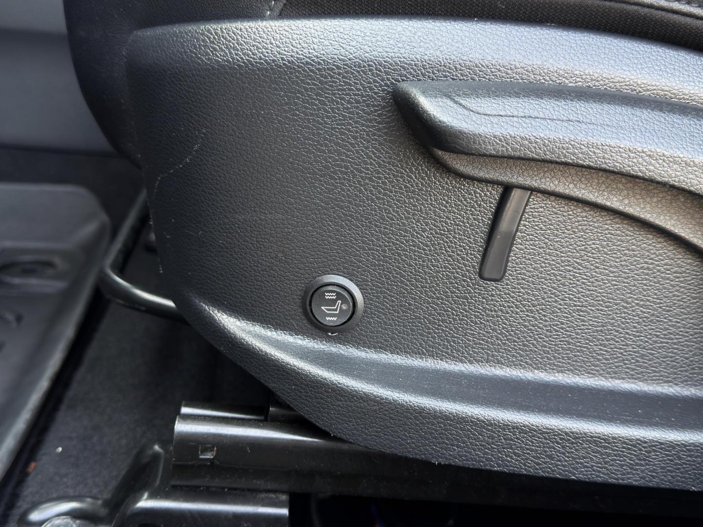 2021 WHITE /Gray Kia Seltos S (KNDEU2AA3M7) with an 2.0L 4 Cyl. engine, CVT transmission, located at 2990 Old Orchard Rd., Jackson, MO, 63755, 37.354214, -89.612106 - 2021 Kia Seltos S 124xxx miles Front Wheel Drive 2.0L 4 Cyl. Automatic Backup Camera Heated Seats Bluetooth Remote Start Cruise Power Windows/Locks/Mirrors We have financing available and we accept trades! Fill out a credit application on our website or come by today! If you have any que - Photo#3