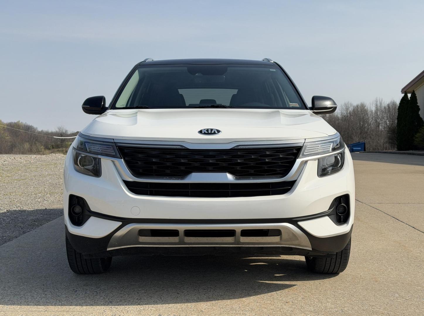 2021 WHITE /Gray Kia Seltos S (KNDEU2AA3M7) with an 2.0L 4 Cyl. engine, CVT transmission, located at 2990 Old Orchard Rd., Jackson, MO, 63755, 37.354214, -89.612106 - 2021 Kia Seltos S 124xxx miles Front Wheel Drive 2.0L 4 Cyl. Automatic Backup Camera Heated Seats Bluetooth Remote Start Cruise Power Windows/Locks/Mirrors We have financing available and we accept trades! Fill out a credit application on our website or come by today! If you have any que - Photo#10