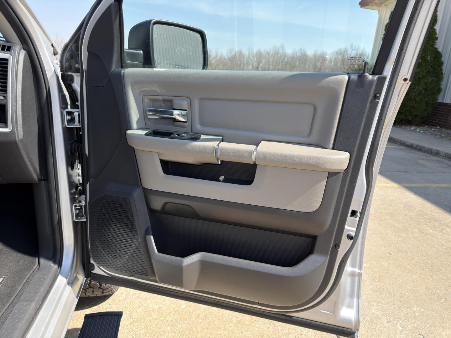 2012 SILVER /Tan Dodge Ram 1500 Big Horn Quad Cab 2WD (1C6RD6GT7CS) with an 5.7L V8 HEMI engine, Automatic transmission, located at 2990 Old Orchard Rd., Jackson, MO, 63755, 37.354214, -89.612106 - 2012 Ram 1500 Big Horn 43xxx miles Rear Wheel Drive 5.7L V8 HEMI Automatic Power Driver Seat Power Running Boards Cruise Power Windows/Locks/Mirrors We have financing available and we accept trades! Fill out a credit application on our website or come by today! If you have any questions, g - Photo#13