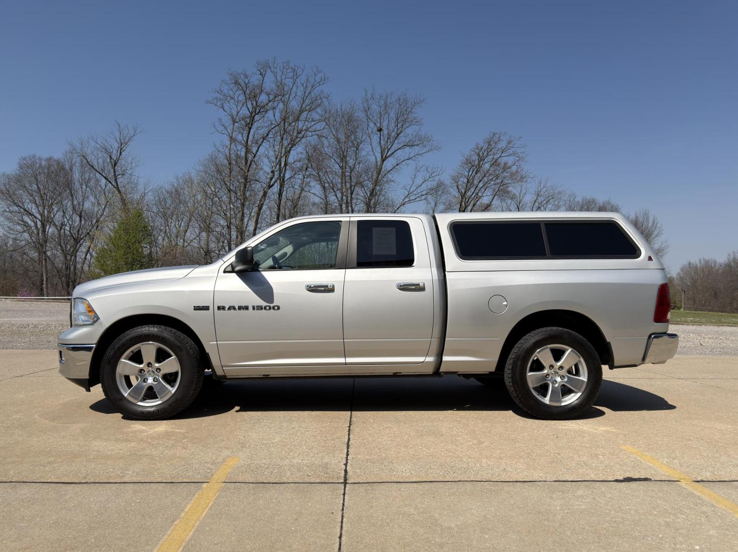2012 SILVER /Tan Dodge Ram 1500 Big Horn Quad Cab 2WD (1C6RD6GT7CS) with an 5.7L V8 HEMI engine, Automatic transmission, located at 2990 Old Orchard Rd., Jackson, MO, 63755, 37.354214, -89.612106 - 2012 Ram 1500 Big Horn 43xxx miles Rear Wheel Drive 5.7L V8 HEMI Automatic Power Driver Seat Power Running Boards Cruise Power Windows/Locks/Mirrors We have financing available and we accept trades! Fill out a credit application on our website or come by today! If you have any questions, g - Photo#5