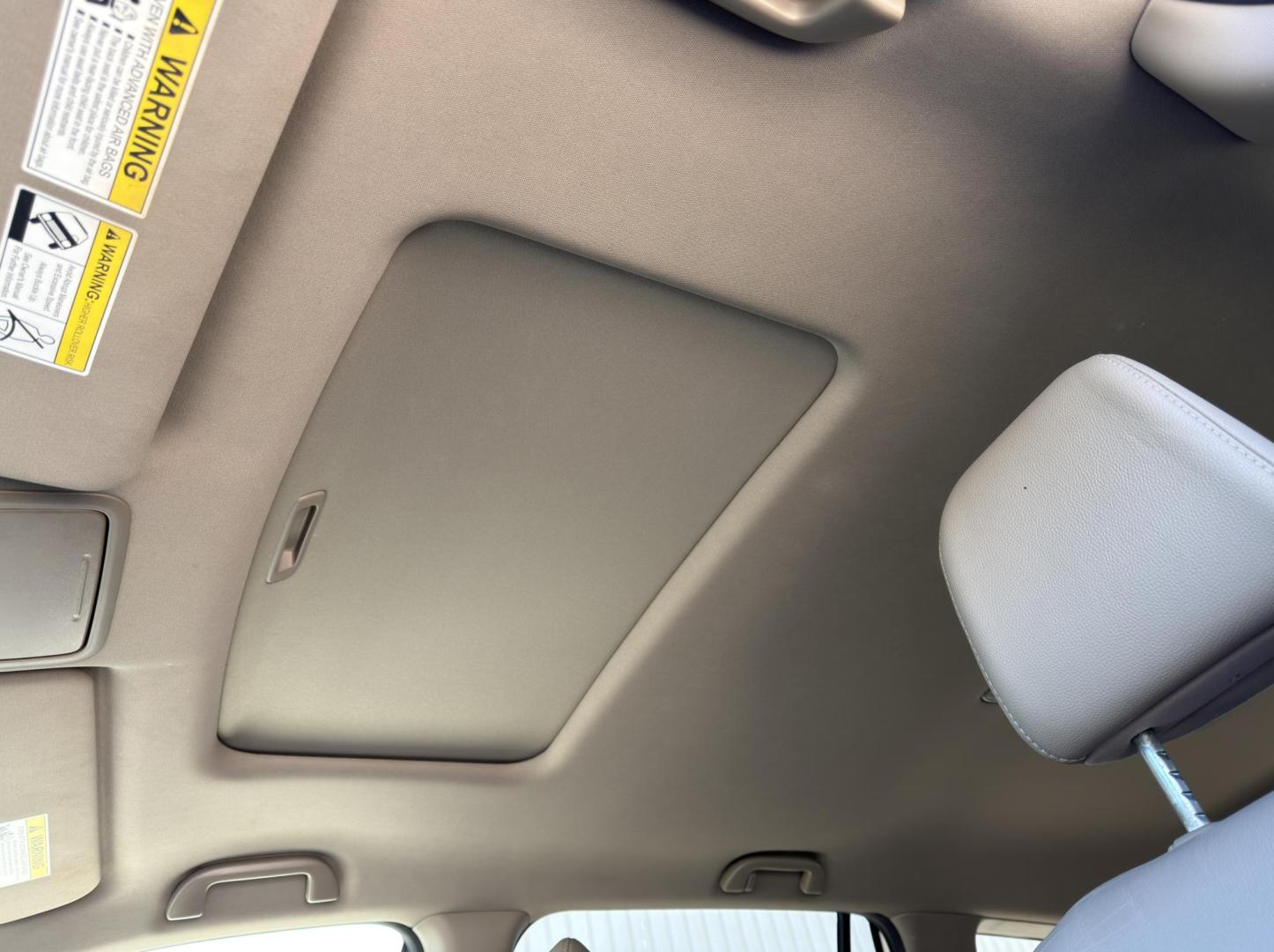 2018 WHITE /Tan Honda Pilot EX-L w/Navigation AWD (5FNYF6H75JB) with an 3.5L V6 engine, Automatic transmission, located at 2990 Old Orchard Rd., Jackson, MO, 63755, 37.354214, -89.612106 - 2018 Honda Pilot EX-L 142xxx miles All Wheel Drive 3.5L V6 Automatic Leather 3rd Row Navigation Power/Heated Seats Backup Camera Sunroof Bluetooth Remote Start Cruise Power Windows/Locks/Mirrors We have financing available and we accept trades! Fill out a credit application on our web - Photo#5