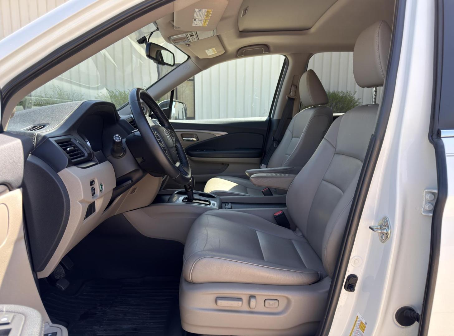 2018 WHITE /Tan Honda Pilot EX-L w/Navigation AWD (5FNYF6H75JB) with an 3.5L V6 engine, Automatic transmission, located at 2990 Old Orchard Rd., Jackson, MO, 63755, 37.354214, -89.612106 - 2018 Honda Pilot EX-L 142xxx miles All Wheel Drive 3.5L V6 Automatic Leather 3rd Row Navigation Power/Heated Seats Backup Camera Sunroof Bluetooth Remote Start Cruise Power Windows/Locks/Mirrors We have financing available and we accept trades! Fill out a credit application on our web - Photo#17